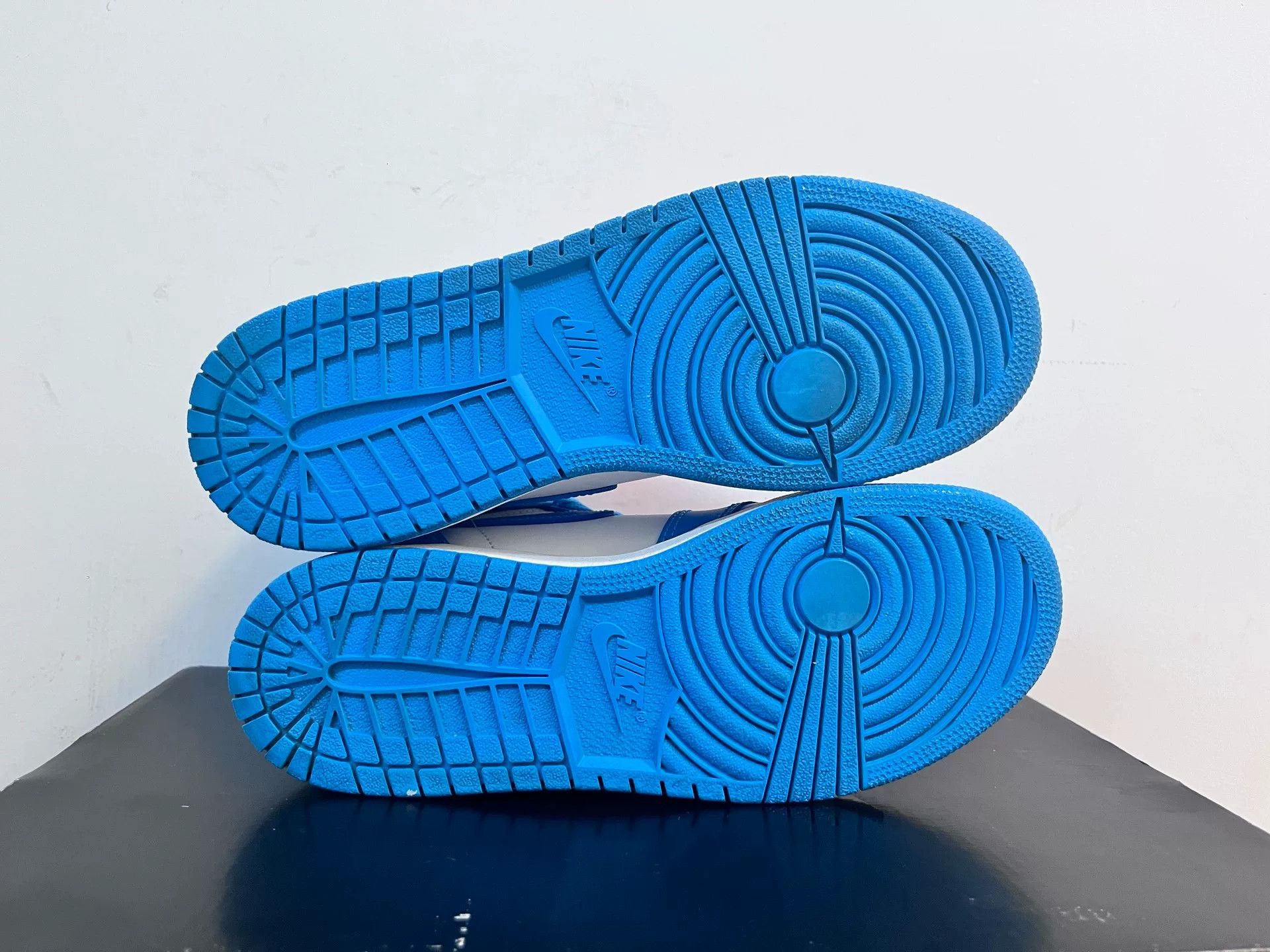 Nike Nike AJ1 Blue Lowtop Sneakers 5.5 Men Size US 5.5 / EU 38 - 7 Thumbnail