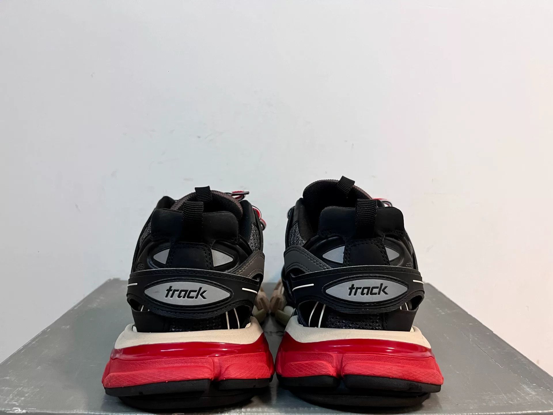 Balenciaga Balenciaga Black Lowtop Sneakers 7 Men Size US 7 / EU 40 - 6 Thumbnail
