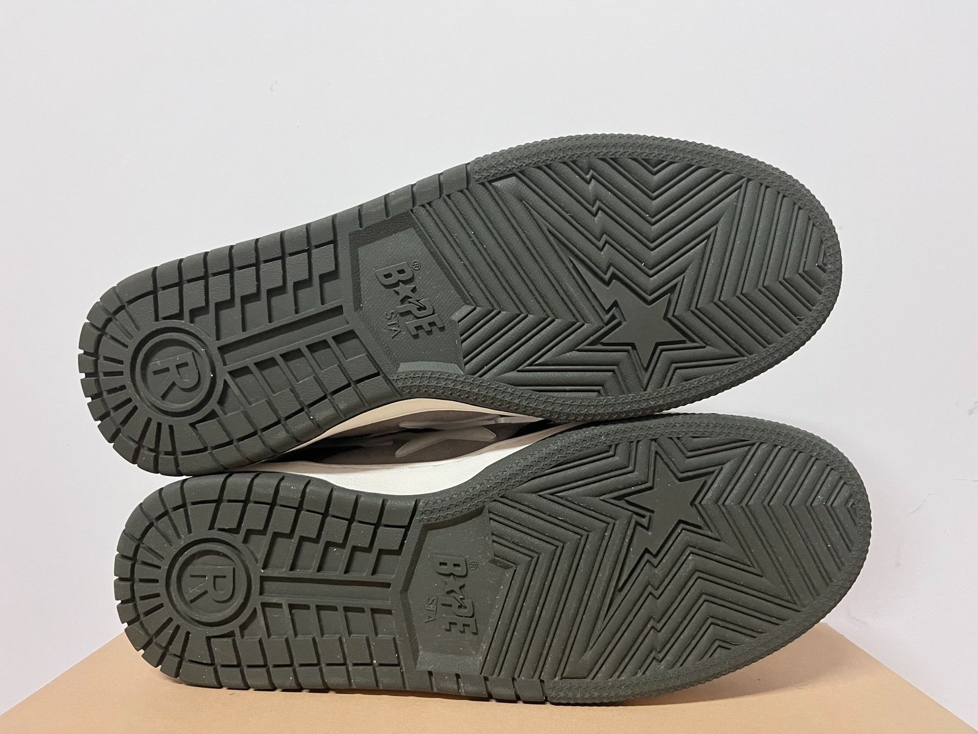 Bape Bape Multi Lowtop Sneakers 10 Men Size US 10 / EU 43 - 7 Thumbnail