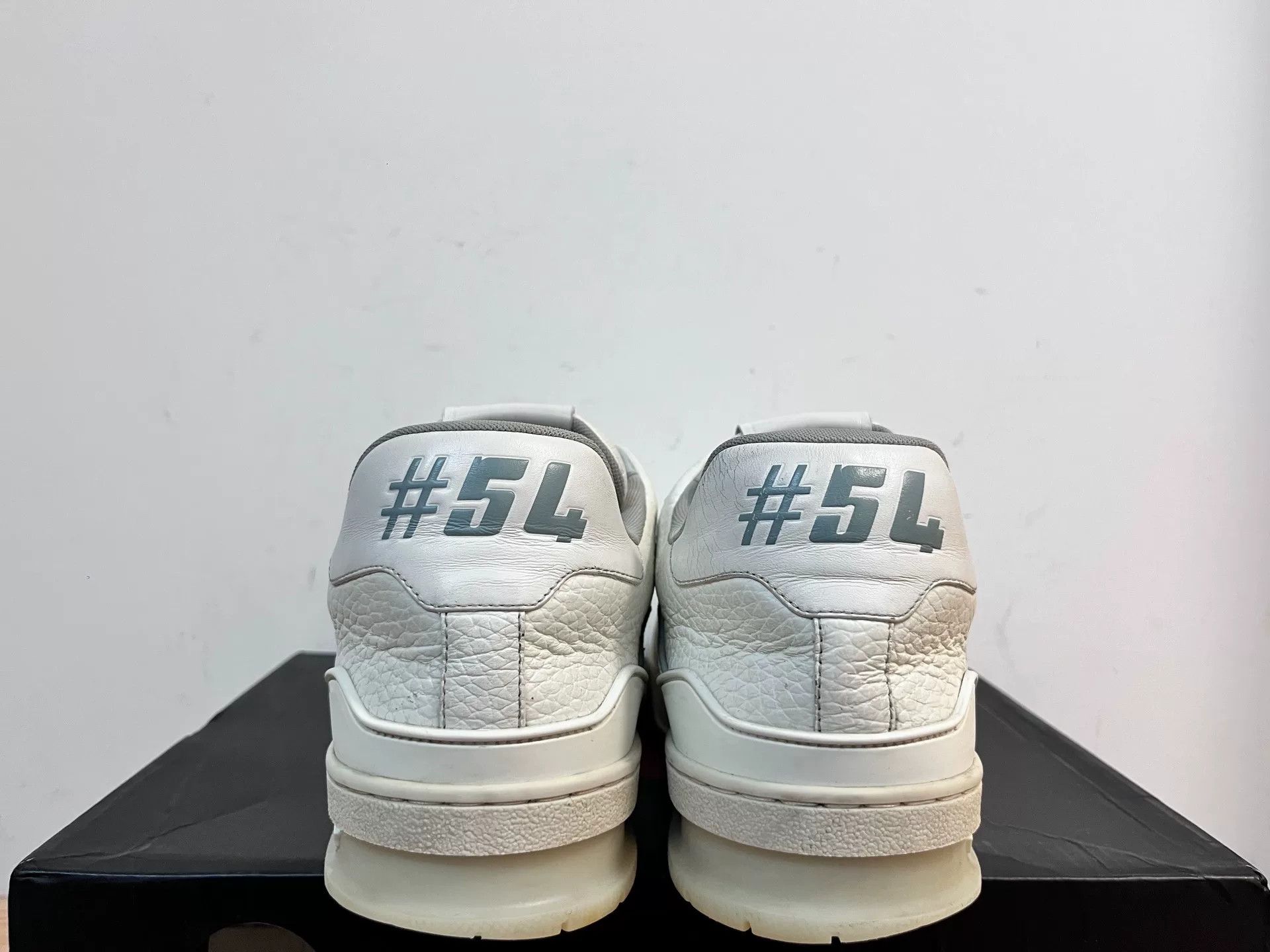Louis Vuitton Louis Vuitton Training White Lowtop Sneakers 8 Men Size US 8 / EU 41 - 6 Thumbnail