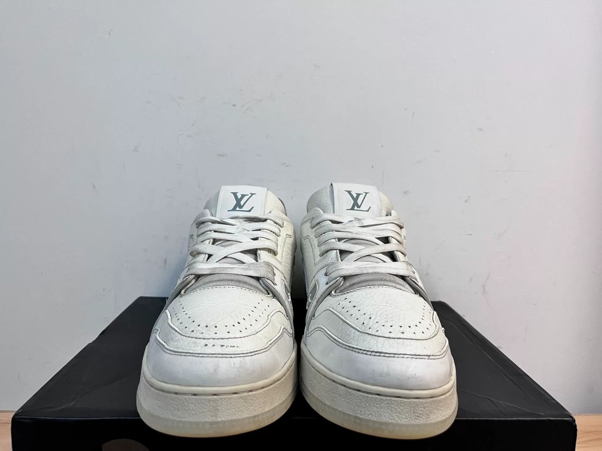 Louis Vuitton Louis Vuitton Training White Lowtop Sneakers 8 Men Size US 8 / EU 41 - 5 Thumbnail