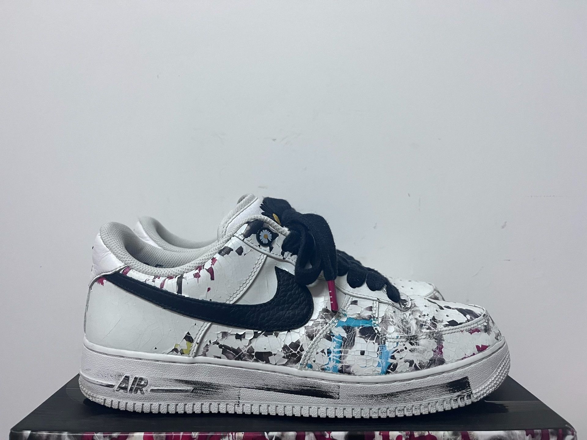 Nike Nike AF1 White Lowtop Sneakers 12 Men Size US 12 / EU 45 - 2 Thumbnail