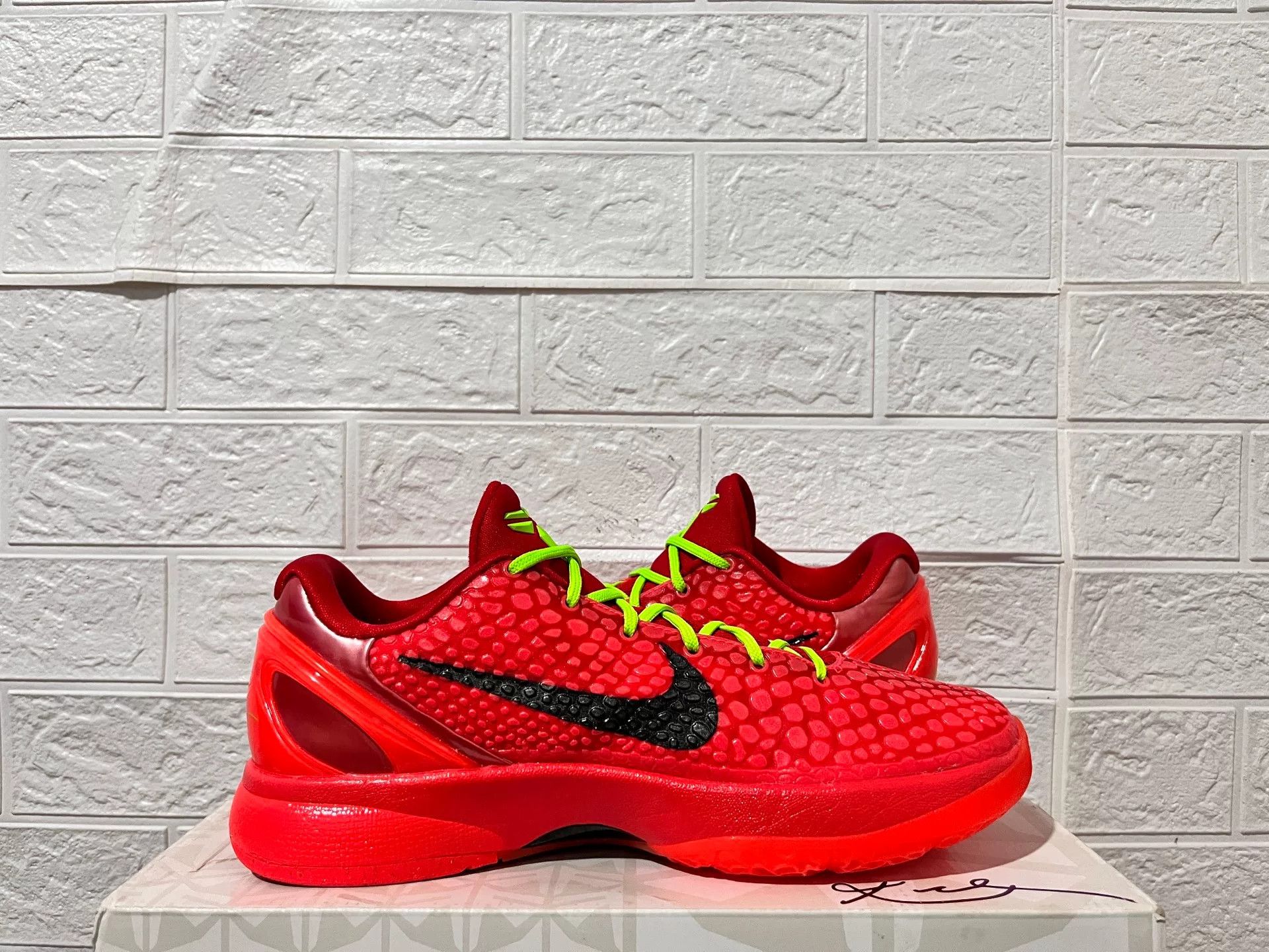 Nike Nike Red Lowtop Sneakers 10 Men Size US 10 / EU 43 - 4 Thumbnail