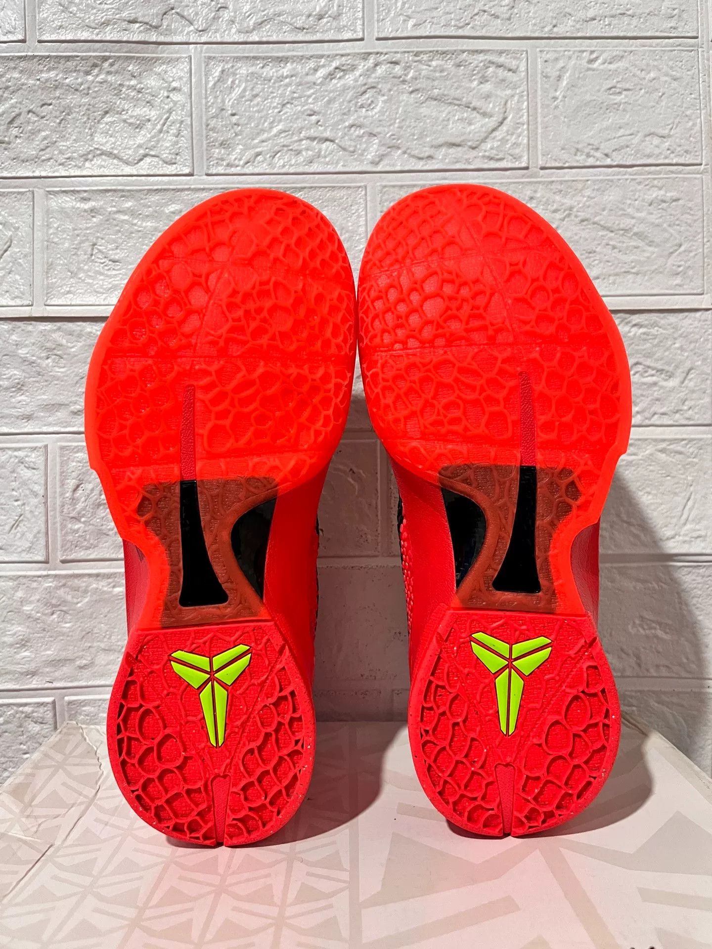 Nike Nike Red Lowtop Sneakers 10 Men Size US 10 / EU 43 - 7 Thumbnail