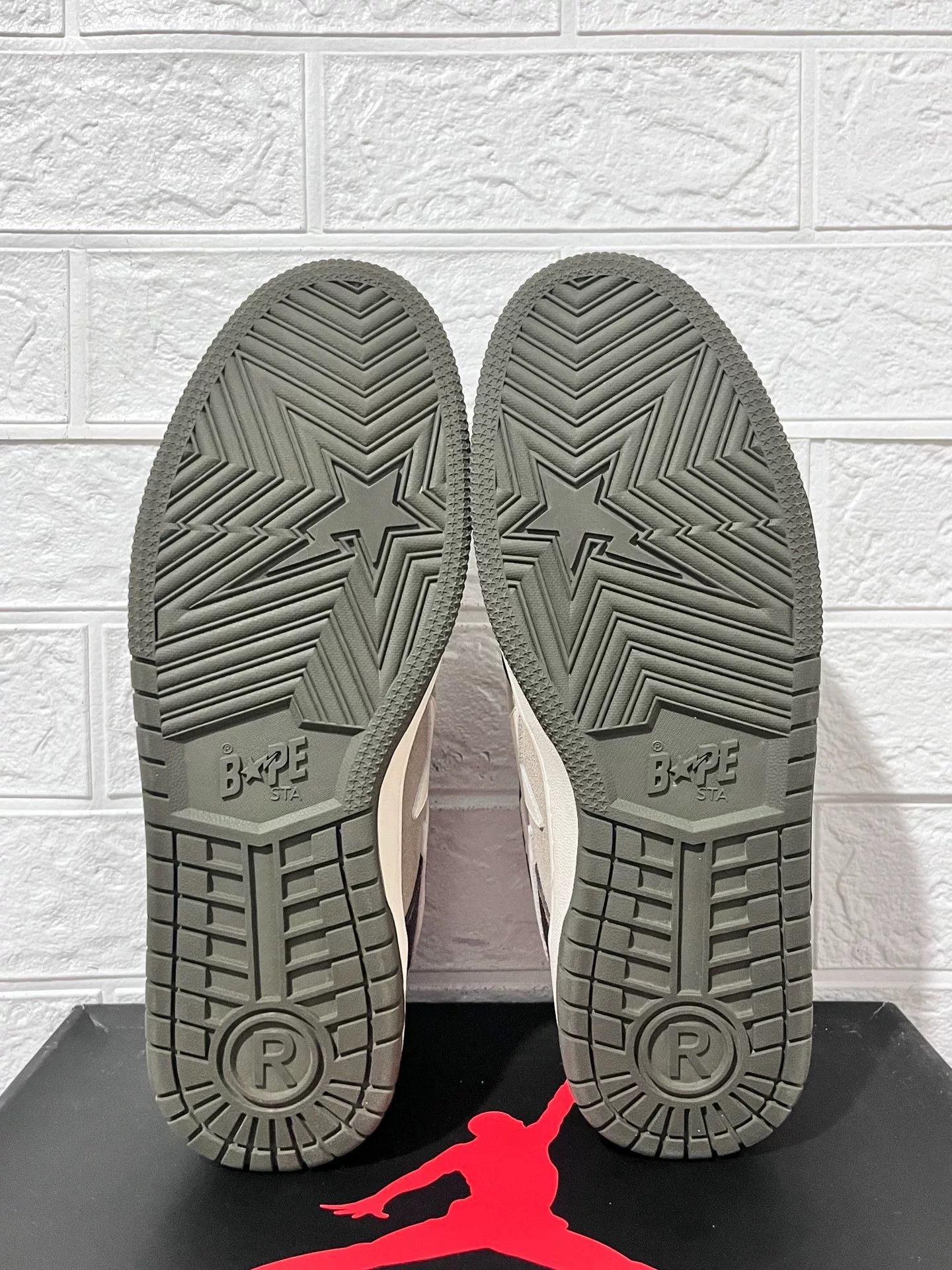 Bape Bape Gray Lowtop Sneakers 10 Men Size US 10 / EU 43 - 7 Thumbnail