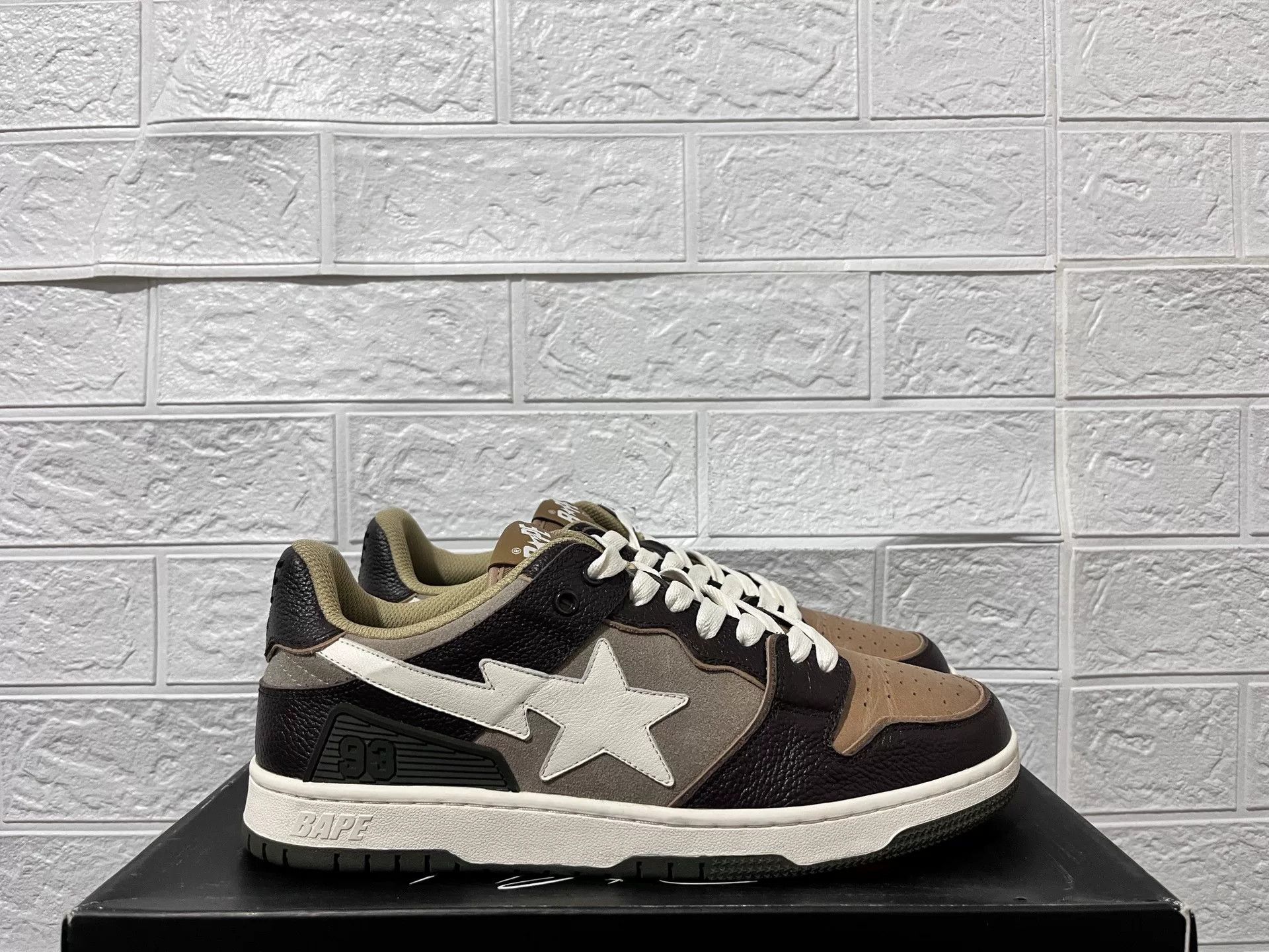Bape Bape Gray Lowtop Sneakers 10 Men Size US 10 / EU 43 - 2 Thumbnail