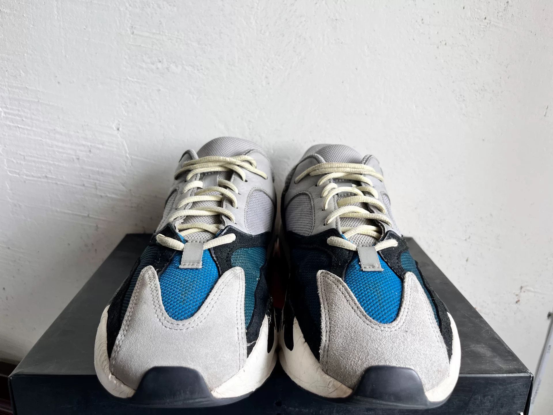 Adidas Adidas YEEZY700 Green Lowtop Sneakers 11 Men Size US 11 / EU 44 - 5 Thumbnail