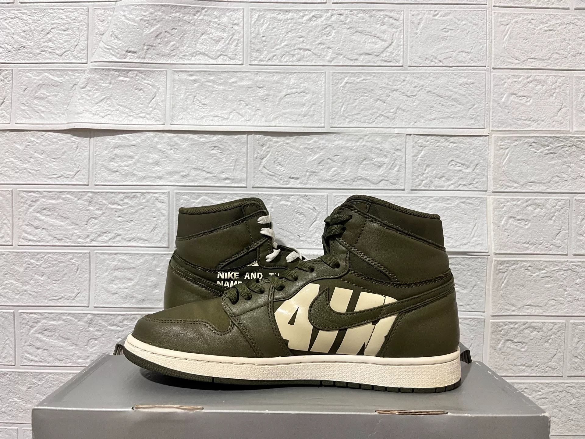 Nike Nike AJ1 Green Lowtop Sneakers 11 Men Size US 11 / EU 44 - 3 Thumbnail