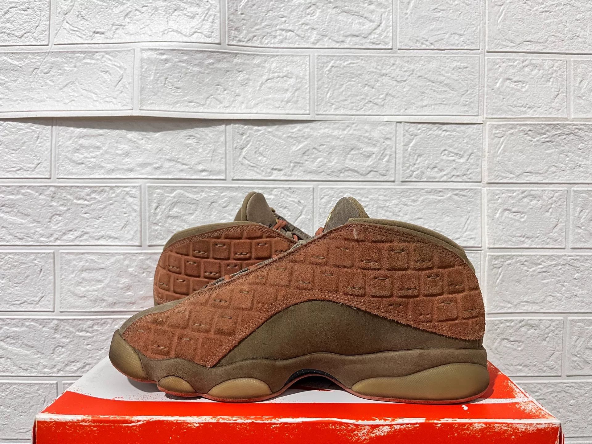 Nike Nike AJ13 Lowtop Sneakers 11 Men Size US 11 / EU 44 - 3 Thumbnail