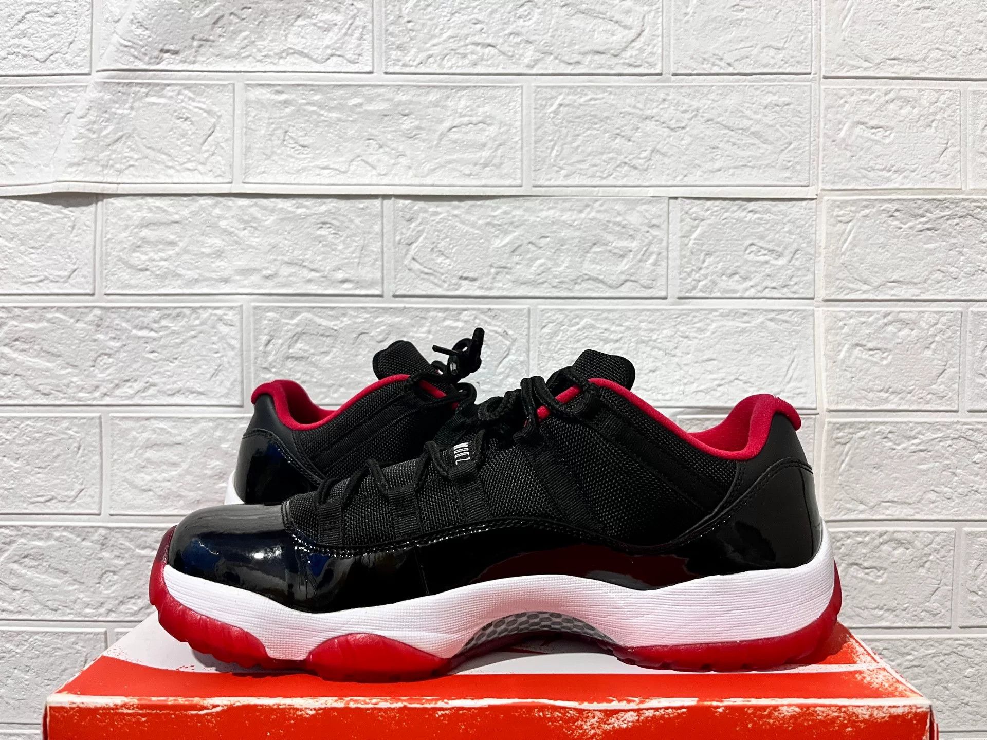 Nike Nike AJ11 Black Lowtop Sneakers 13 Men Size US 13 / EU 46 - 3 Thumbnail