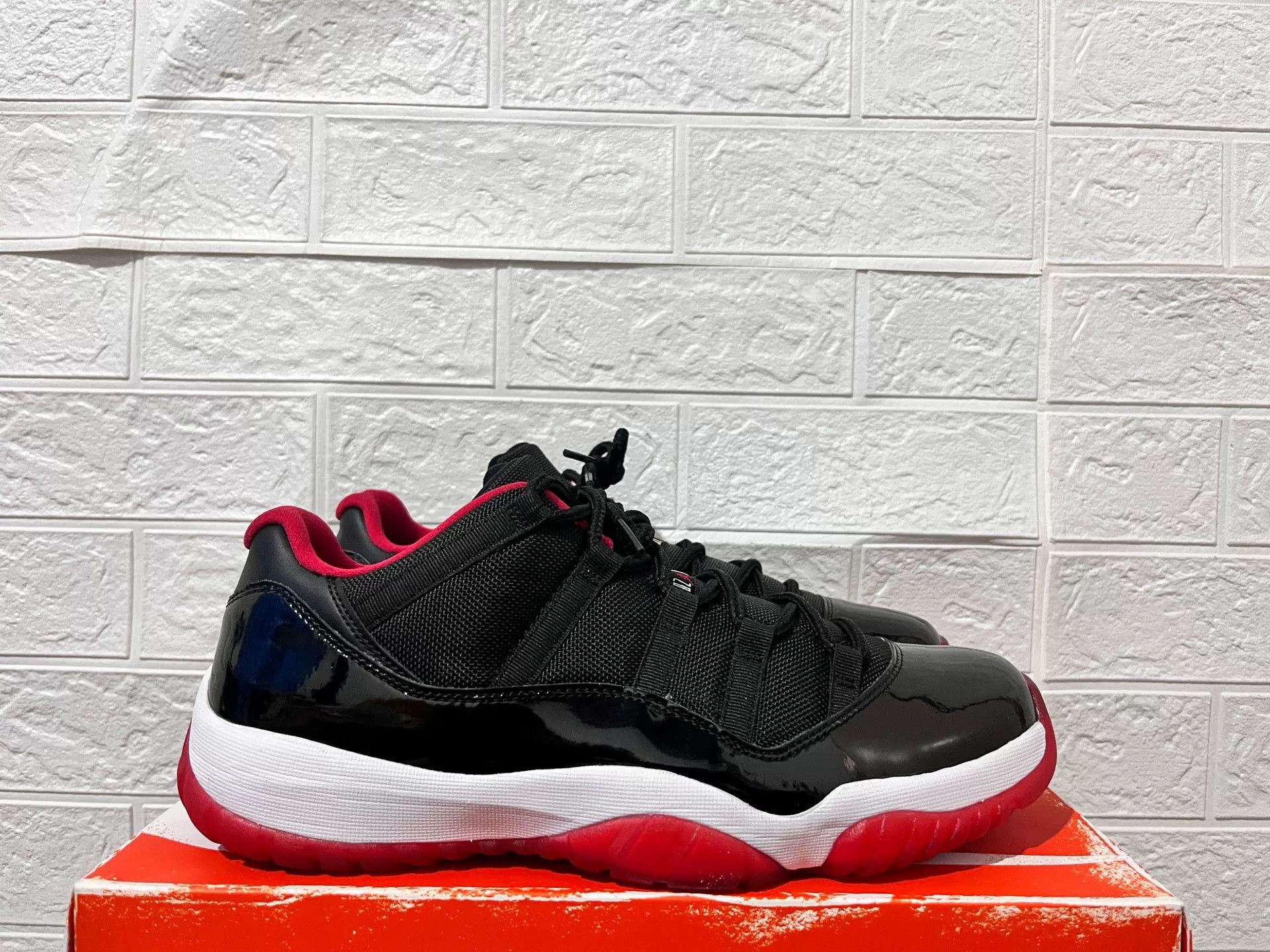 Nike Nike AJ11 Black Lowtop Sneakers 13 Men Size US 13 / EU 46 - 2 Thumbnail