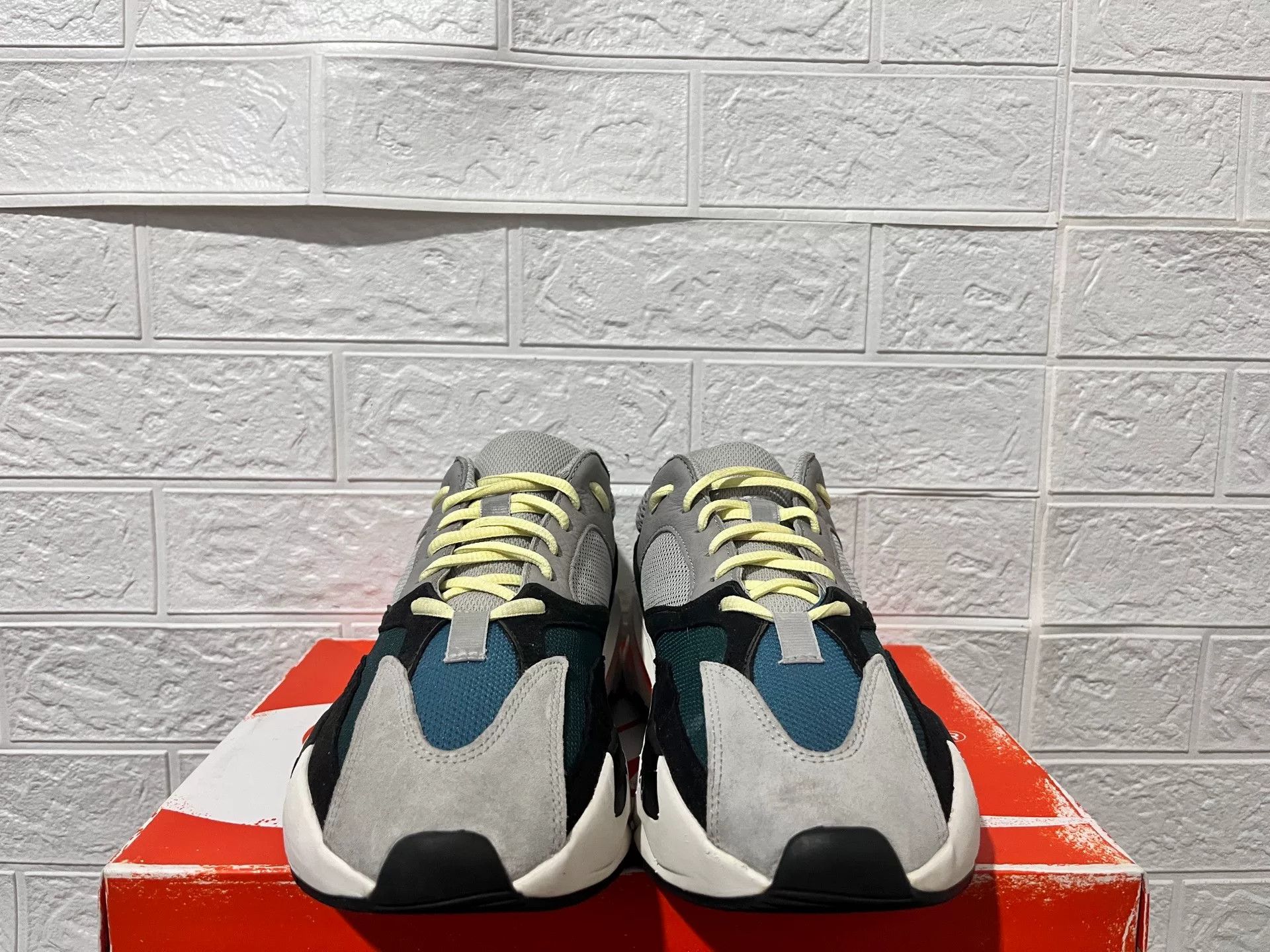 Adidas Adidas YEEZY700 Lowtop Sneakers 11 Men Size US 11 / EU 44 - 5 Thumbnail