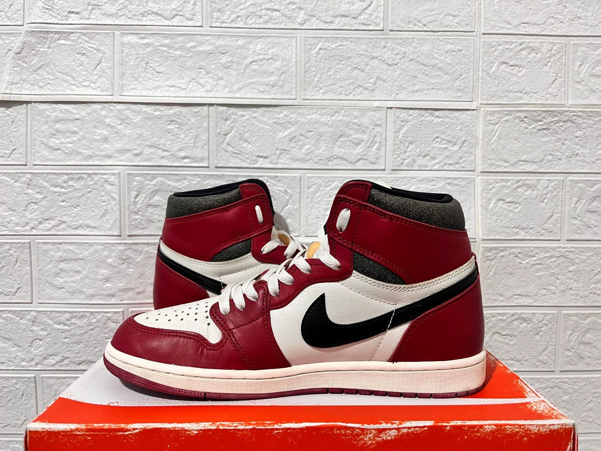 Nike Nike AJ1 Red Hitop Sneakers 11 Men Size US 11 / EU 44 - 3 Thumbnail
