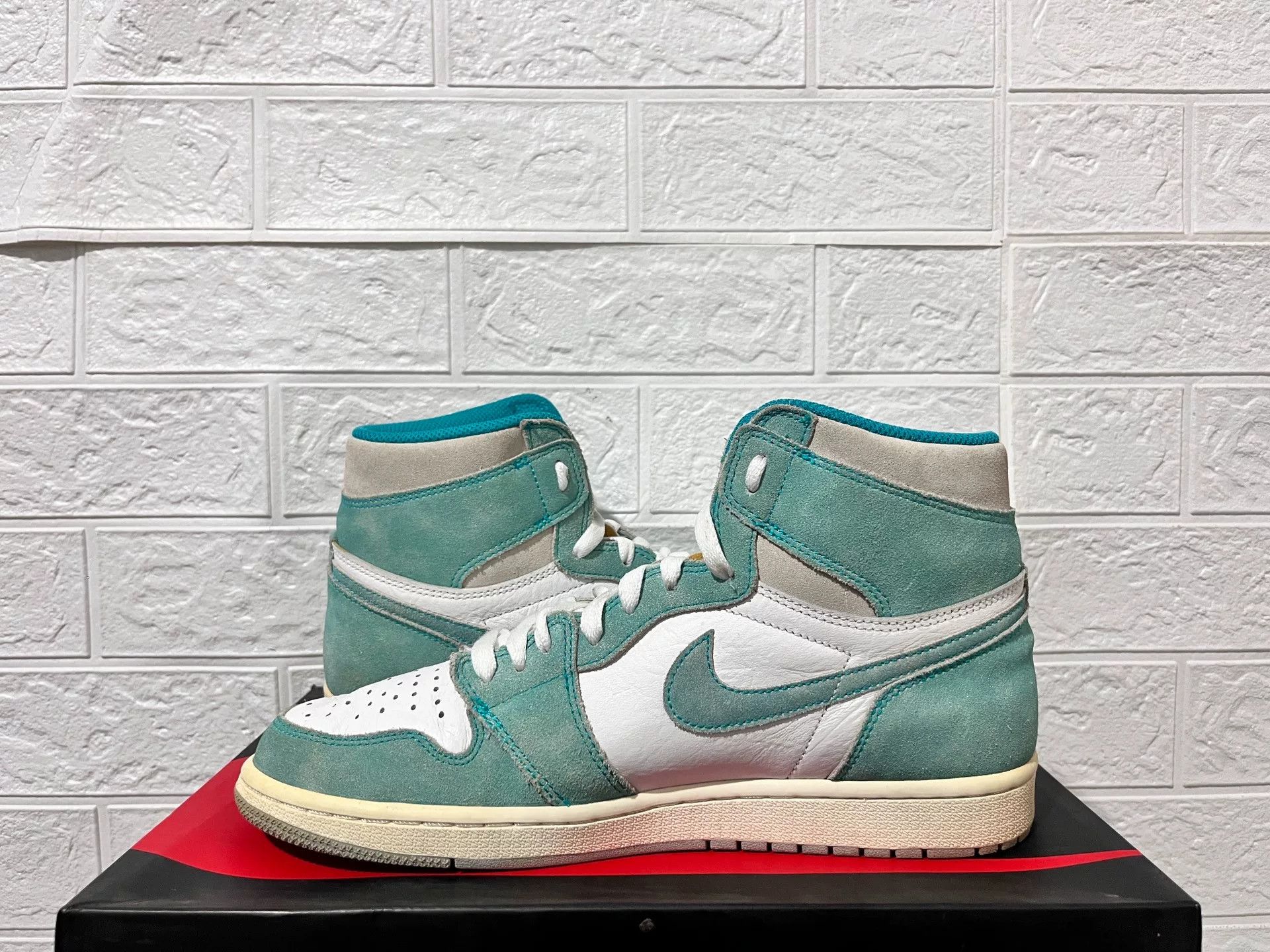 Nike Nike AJ1 Green Hitop Sneakers 11 Men Size US 11 / EU 44 - 3 Thumbnail