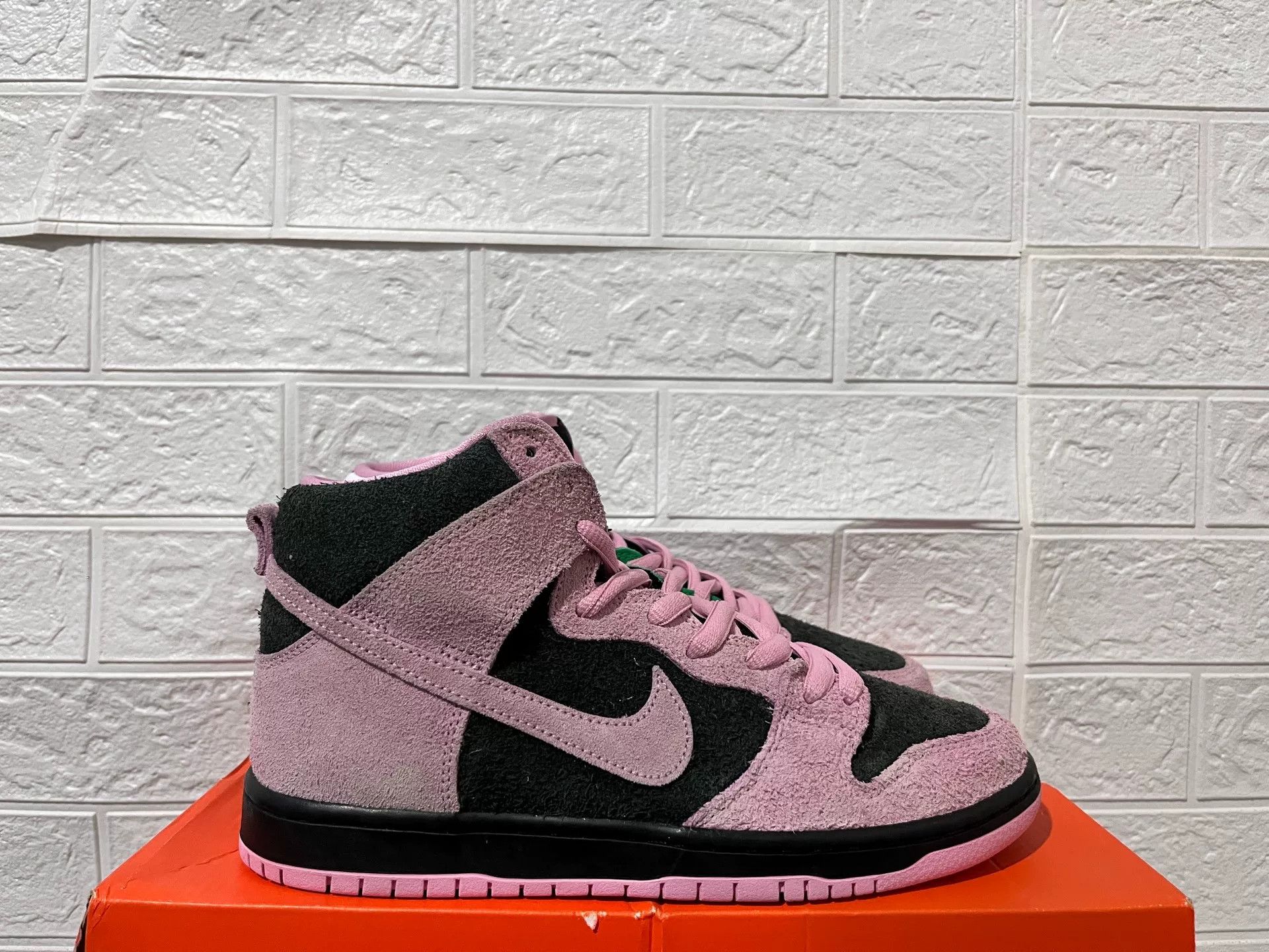 Nike Nike DUNK SB Multi Lowtop Sneakers 9 Men Size US 9 / EU 42 - 2 Thumbnail