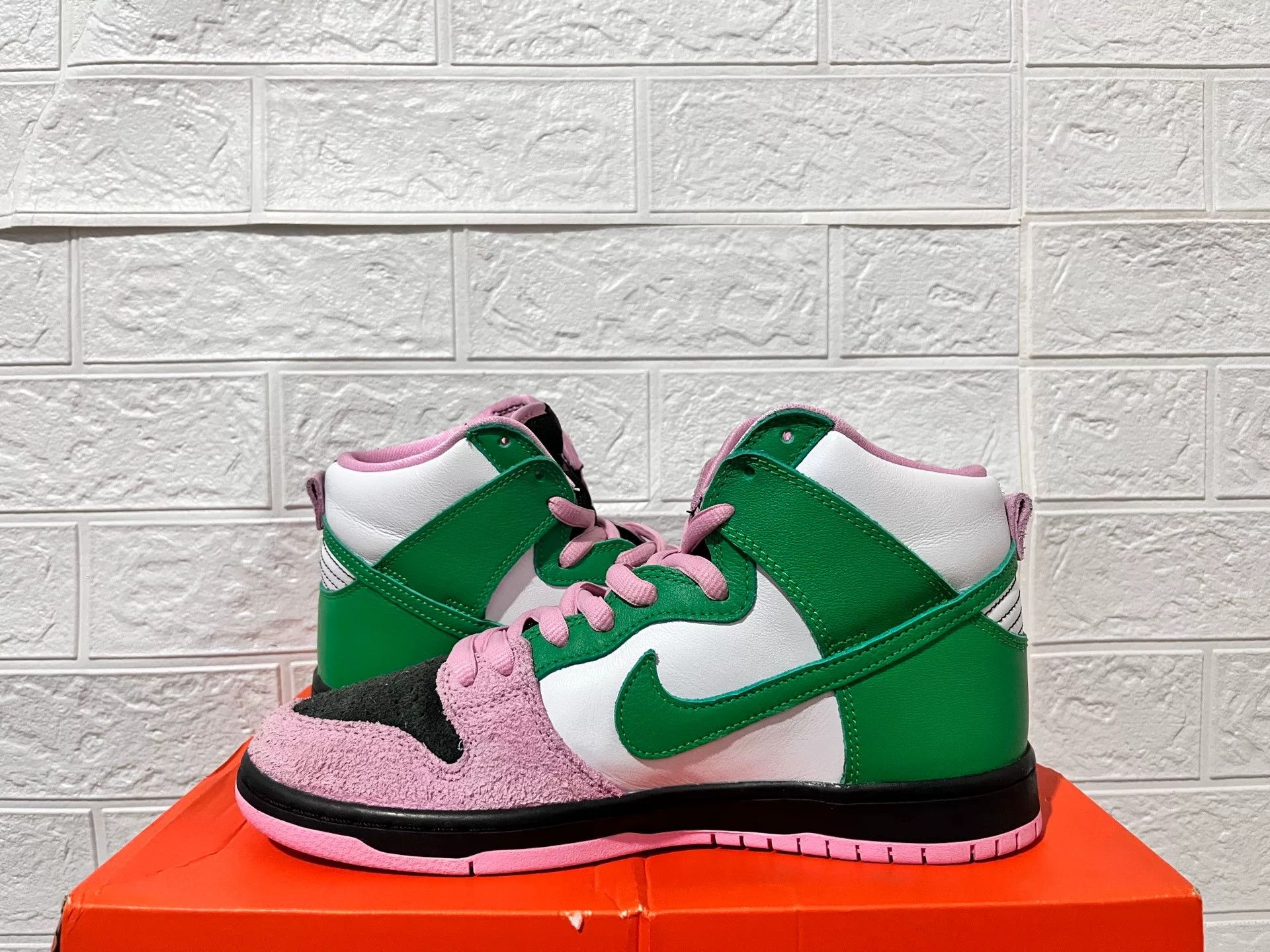 Nike Nike DUNK SB Multi Lowtop Sneakers 9 Men Size US 9 / EU 42 - 3 Thumbnail