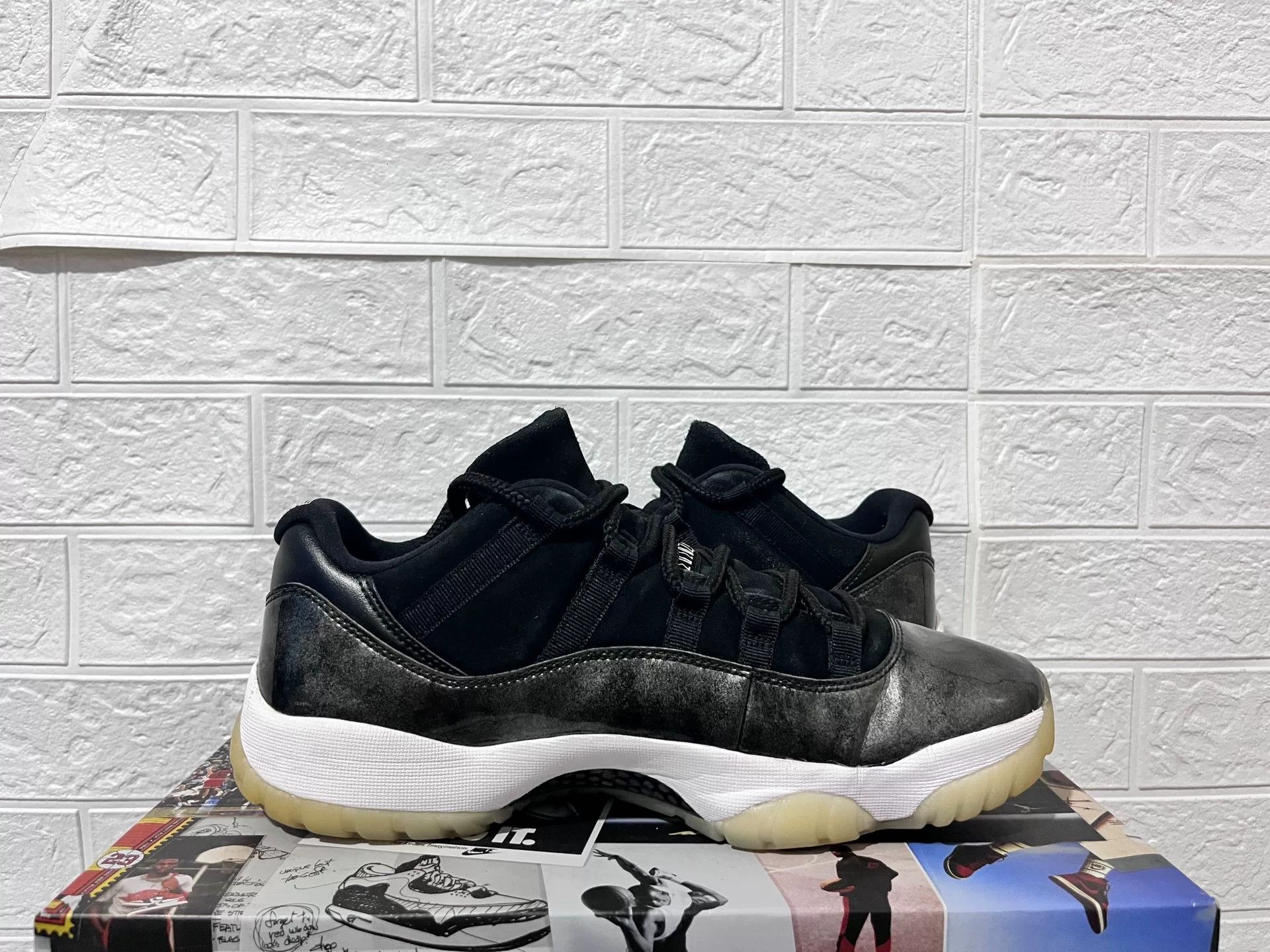 Nike Nike AJ11 Lowtop Sneakers 11 Men Size US 11 / EU 44 - 4 Thumbnail