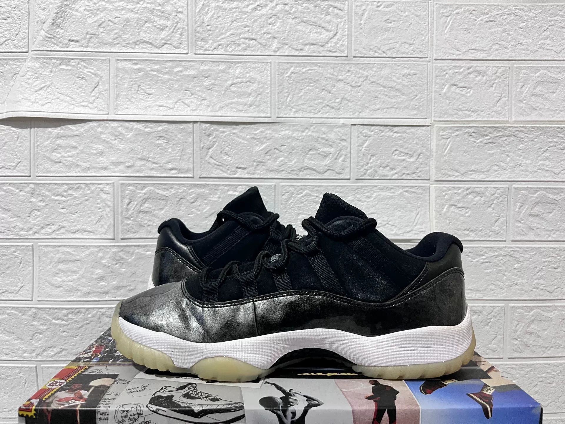 Nike Nike AJ11 Lowtop Sneakers 11 Men Size US 11 / EU 44 - 3 Thumbnail