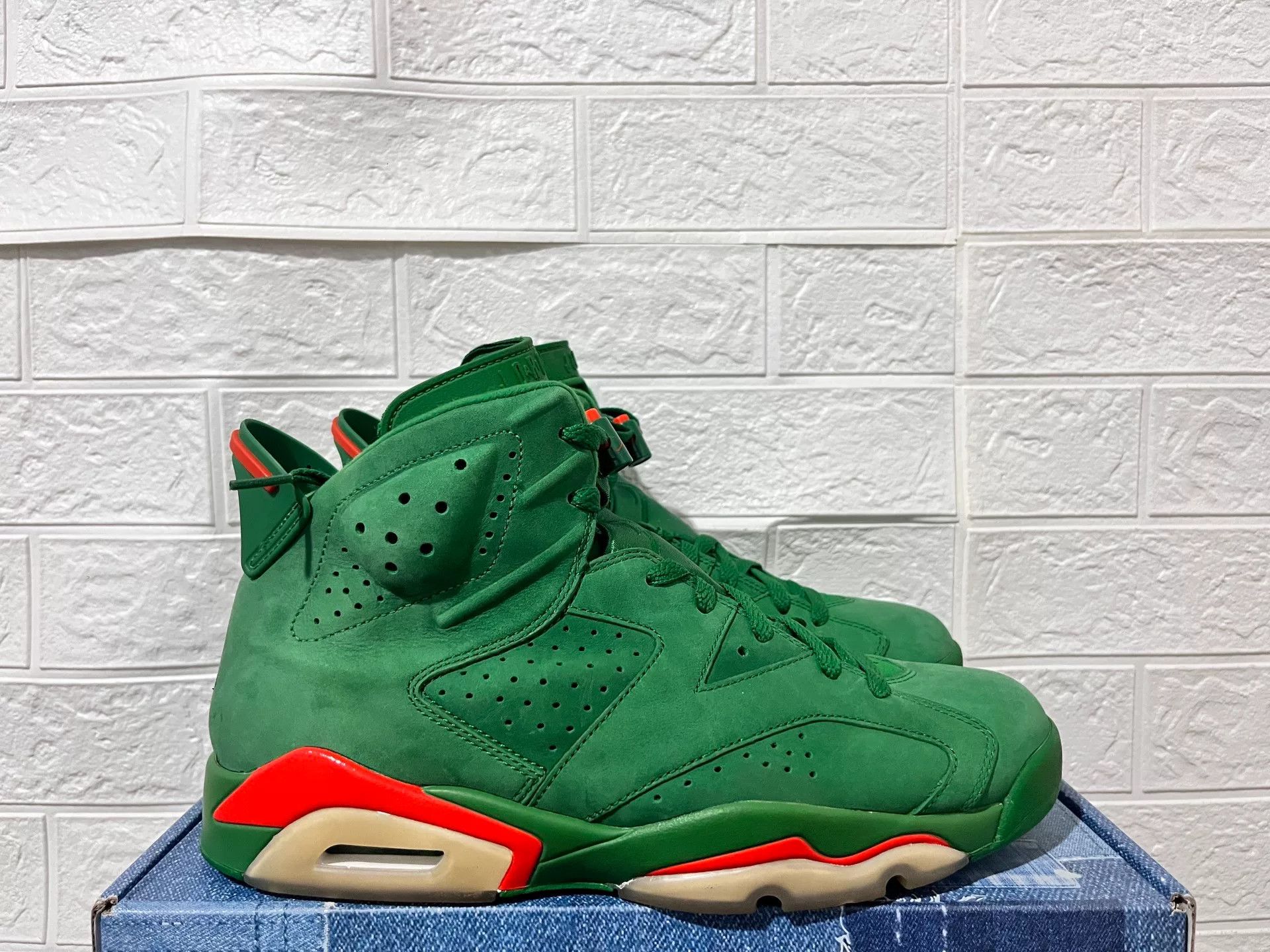 Nike Nike AJ6 Green Lowtop Sneakers 11 Men Size US 11 / EU 44 - 2 Thumbnail