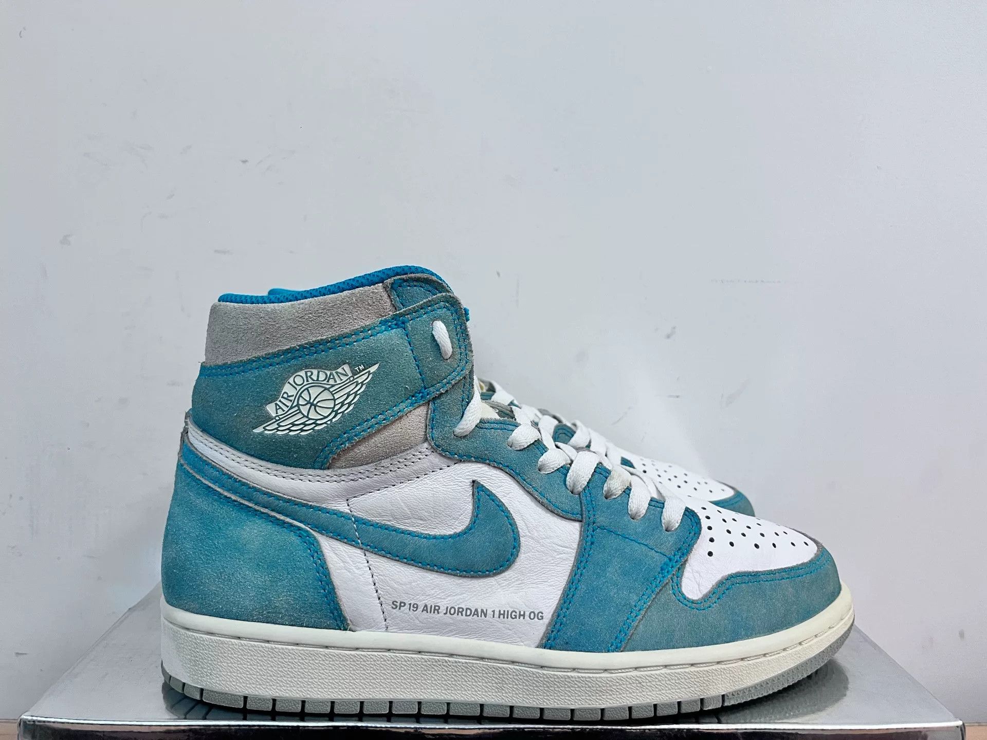 Nike Nike AJ1 Green Lowtop Sneakers 9 Men Size US 9 / EU 42 - 2 Thumbnail