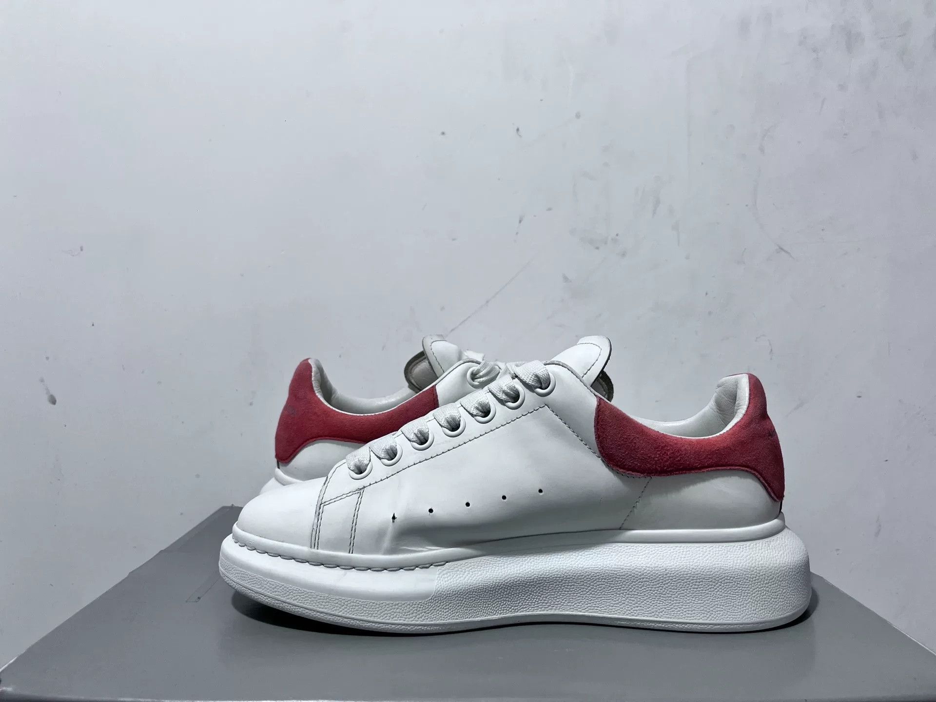 Alexander McQueen Alexander McQueen Pink Lowtop Sneakers 7 Men Size US 7 / EU 40 - 3 Thumbnail