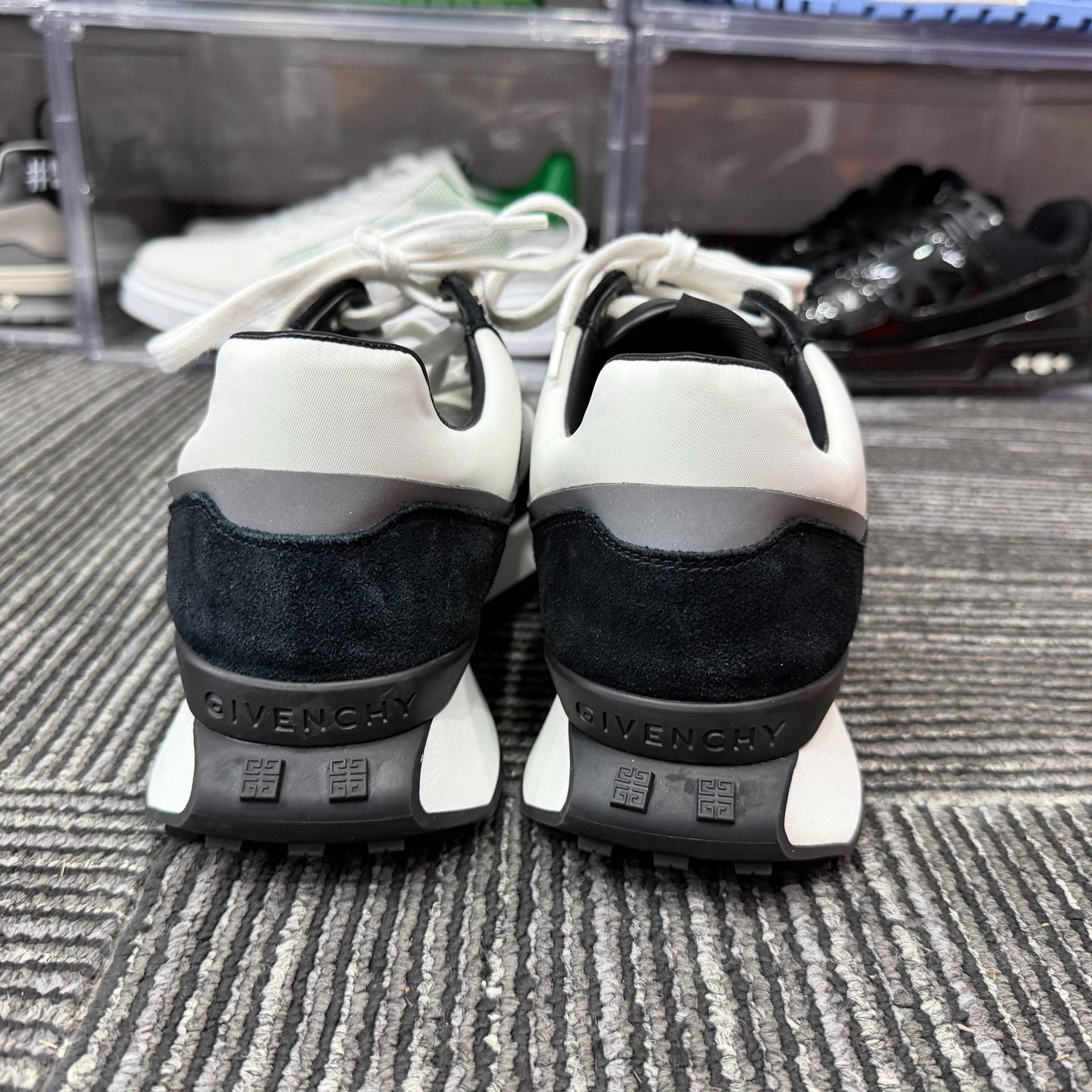 Givenchy Givenchy Running Black Lowtop Sneakers 7 Men Size US 7 / EU 40 - 5 Thumbnail