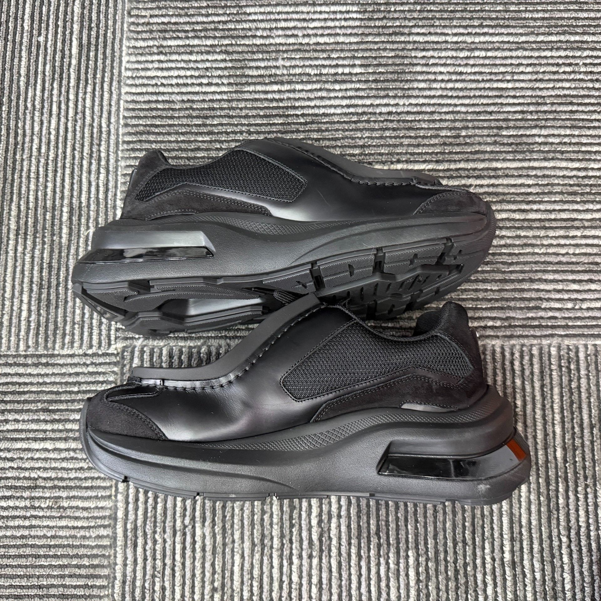 Prada Prada Lowtop Sneakers 7 Men Size US 7 / EU 40 - 3 Thumbnail