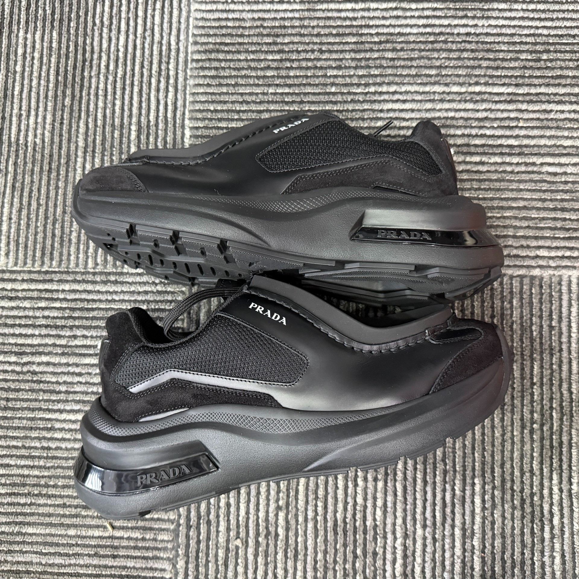 Prada Prada Lowtop Sneakers 7 Men Size US 7 / EU 40 - 2 Thumbnail