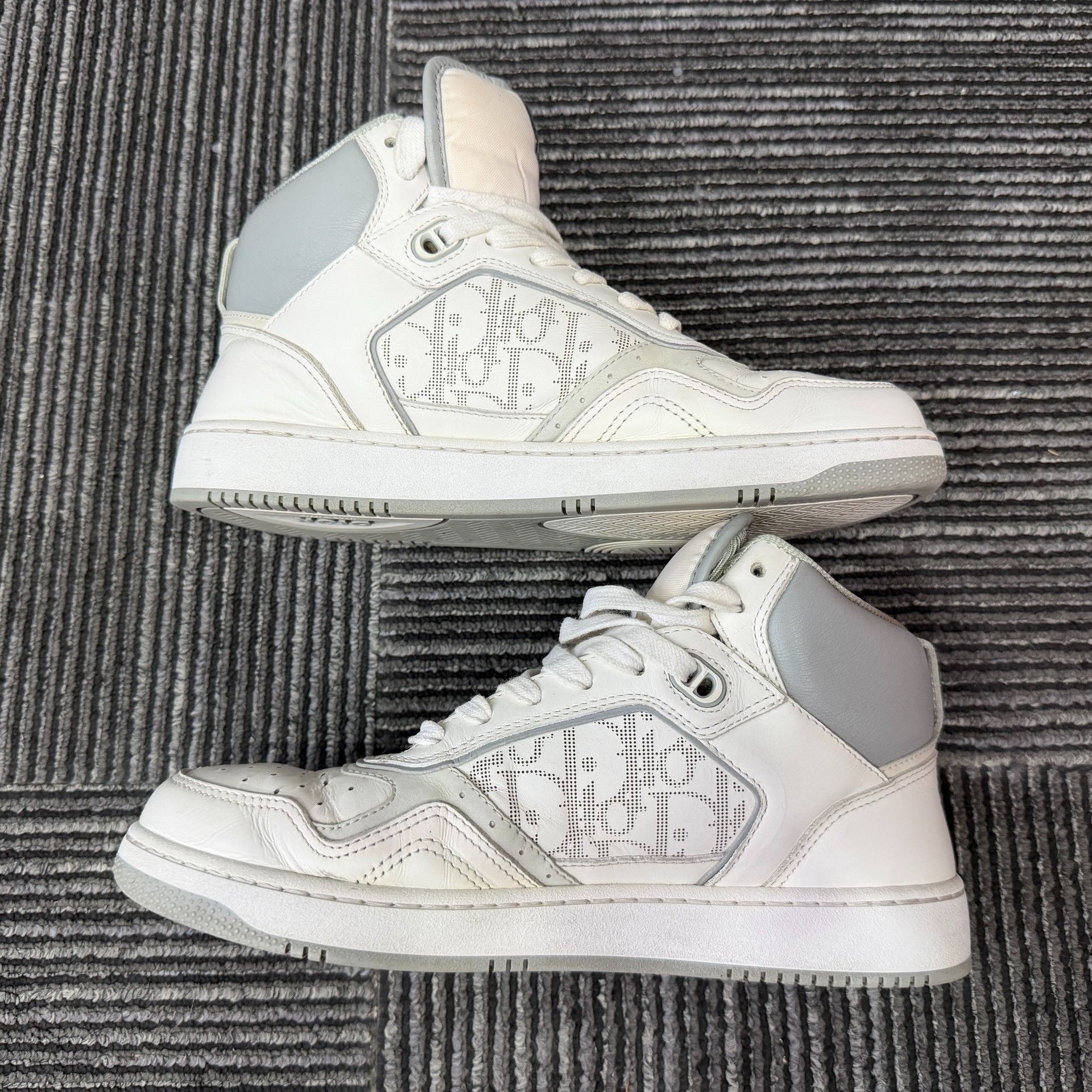 Dior Dior White Hitop Sneakers 7 Men Size US 7 / EU 40 - 3 Thumbnail