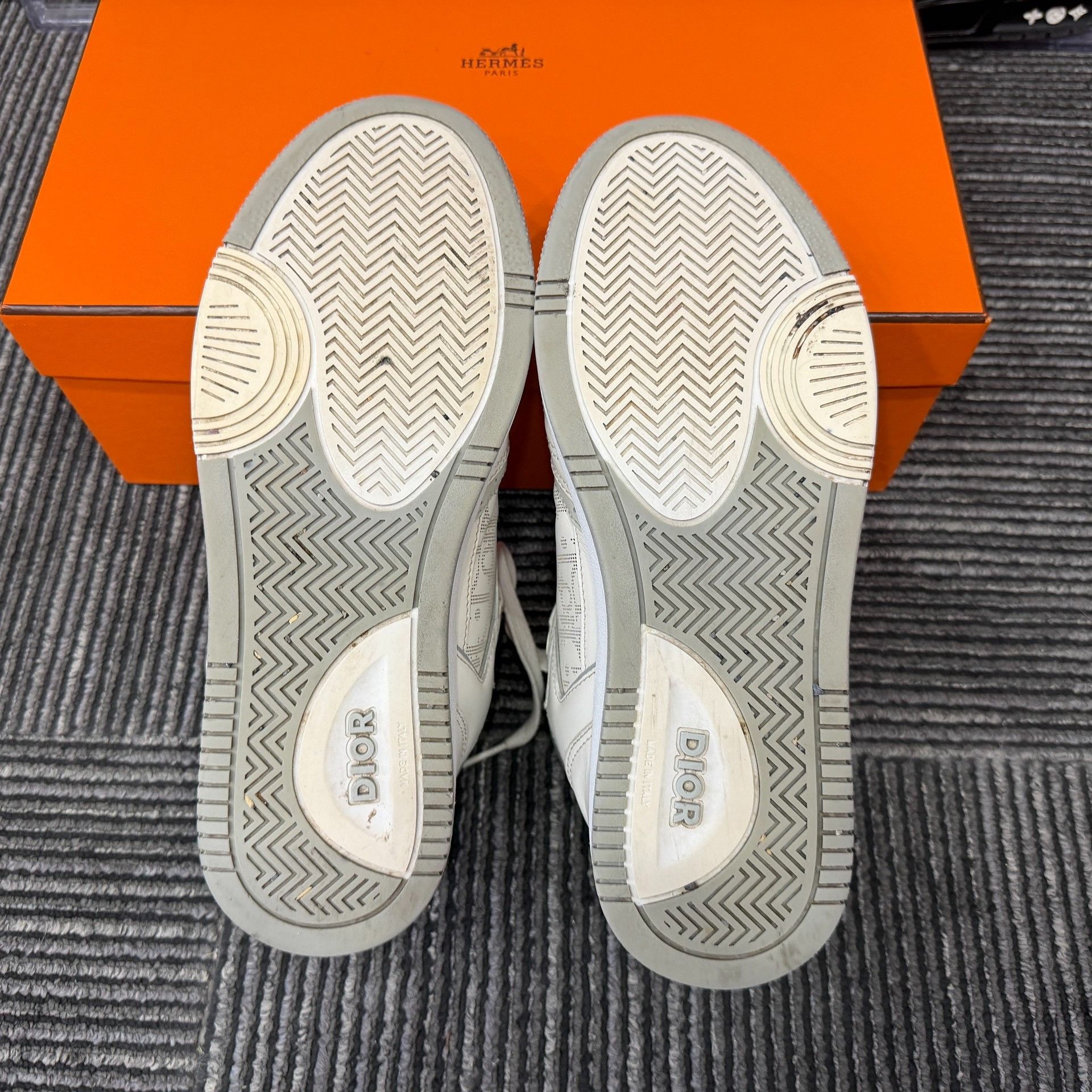 Dior Dior White Hitop Sneakers 7 Men Size US 7 / EU 40 - 6 Thumbnail
