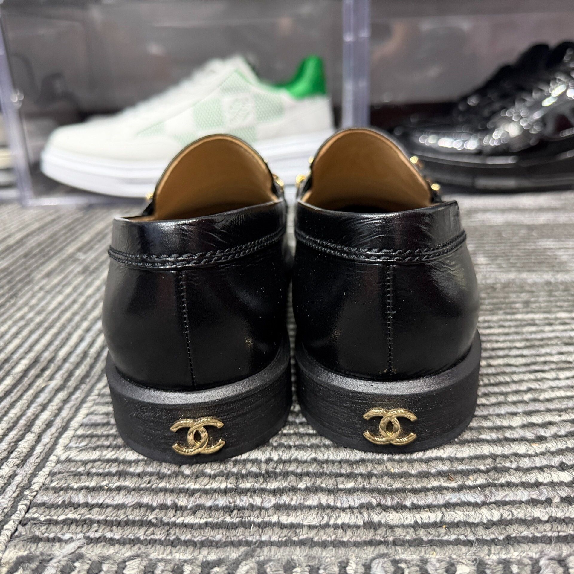 Chanel Chanel Patchwork Lowtop Sneakers us_9 Women Size US 9 / IT 39 - 5 Thumbnail