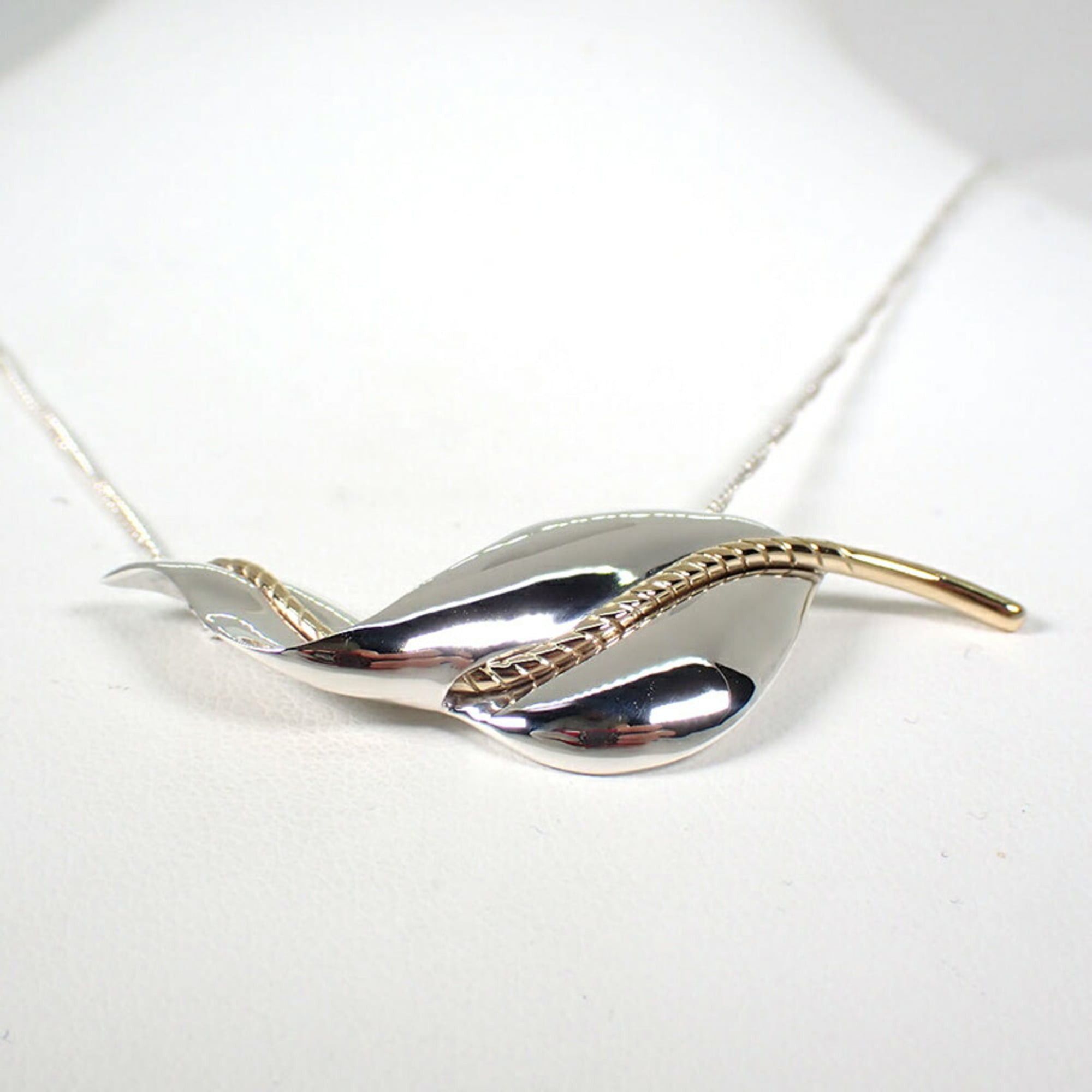 Tiffany & Co. TIFFANY & Co. 925 750 Leaf Pendant Necklace Size ONE SIZE - 5 Thumbnail