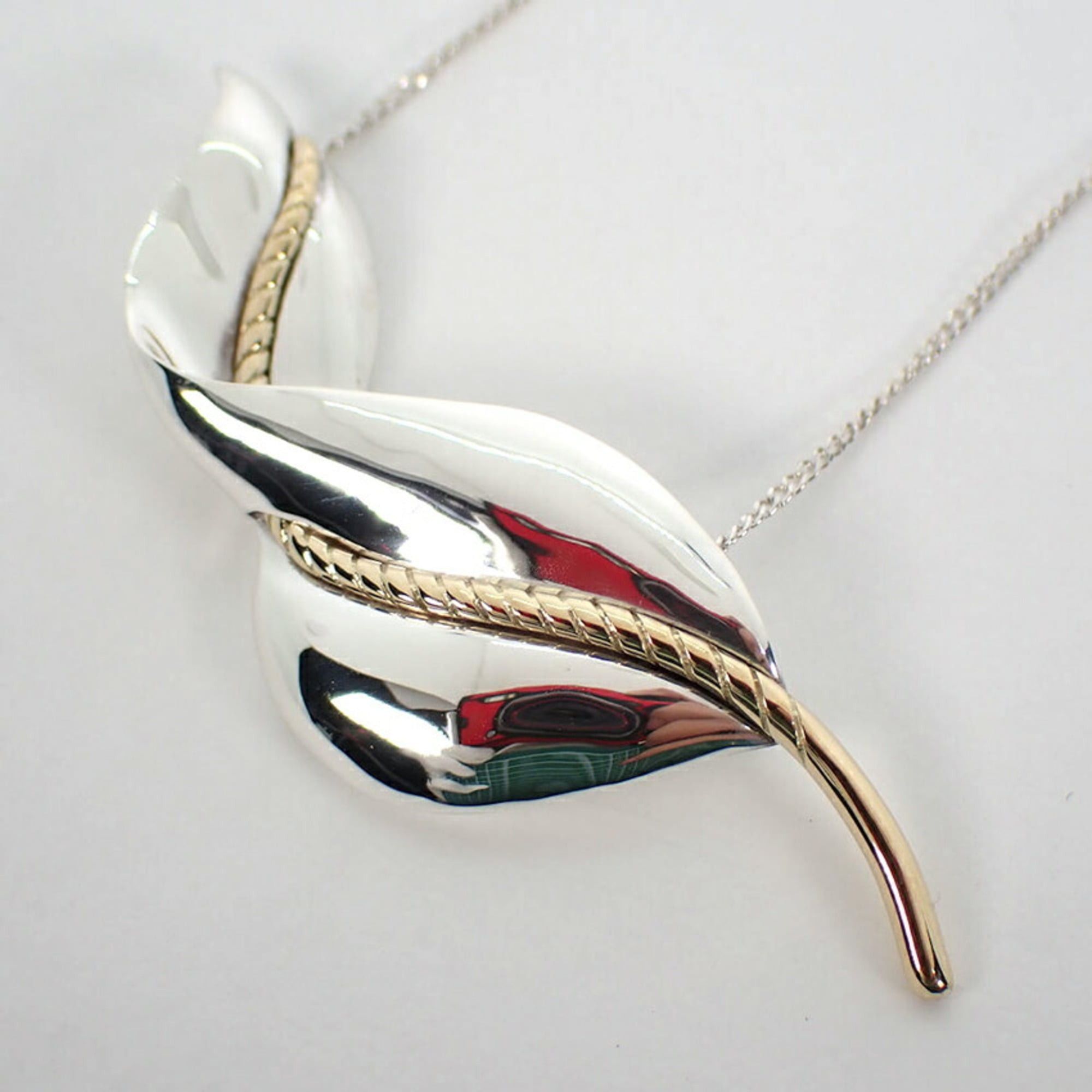 Tiffany & Co. TIFFANY & Co. 925 750 Leaf Pendant Necklace Size ONE SIZE - 7 Thumbnail