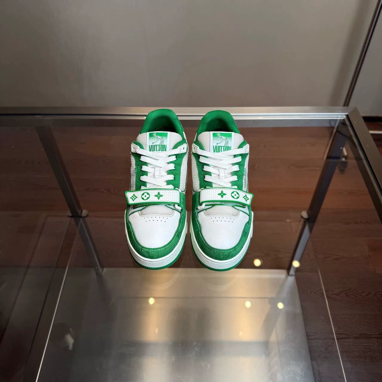 Louis Vuitton LV Trainer White Green Velcro Size US 9.5 / EU 42-43 - 2 Thumbnail