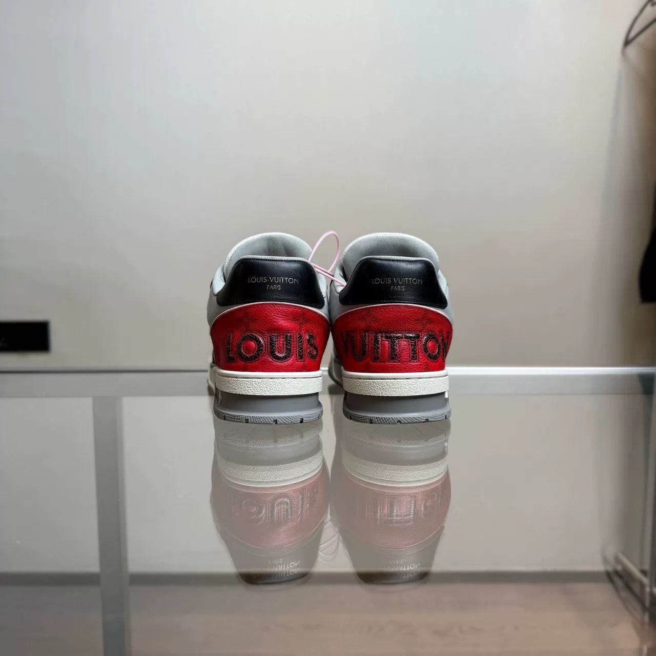 Louis Vuitton Louis Vuitton LV Trainer Black Red Size US 9 / EU 42 - 4 Thumbnail