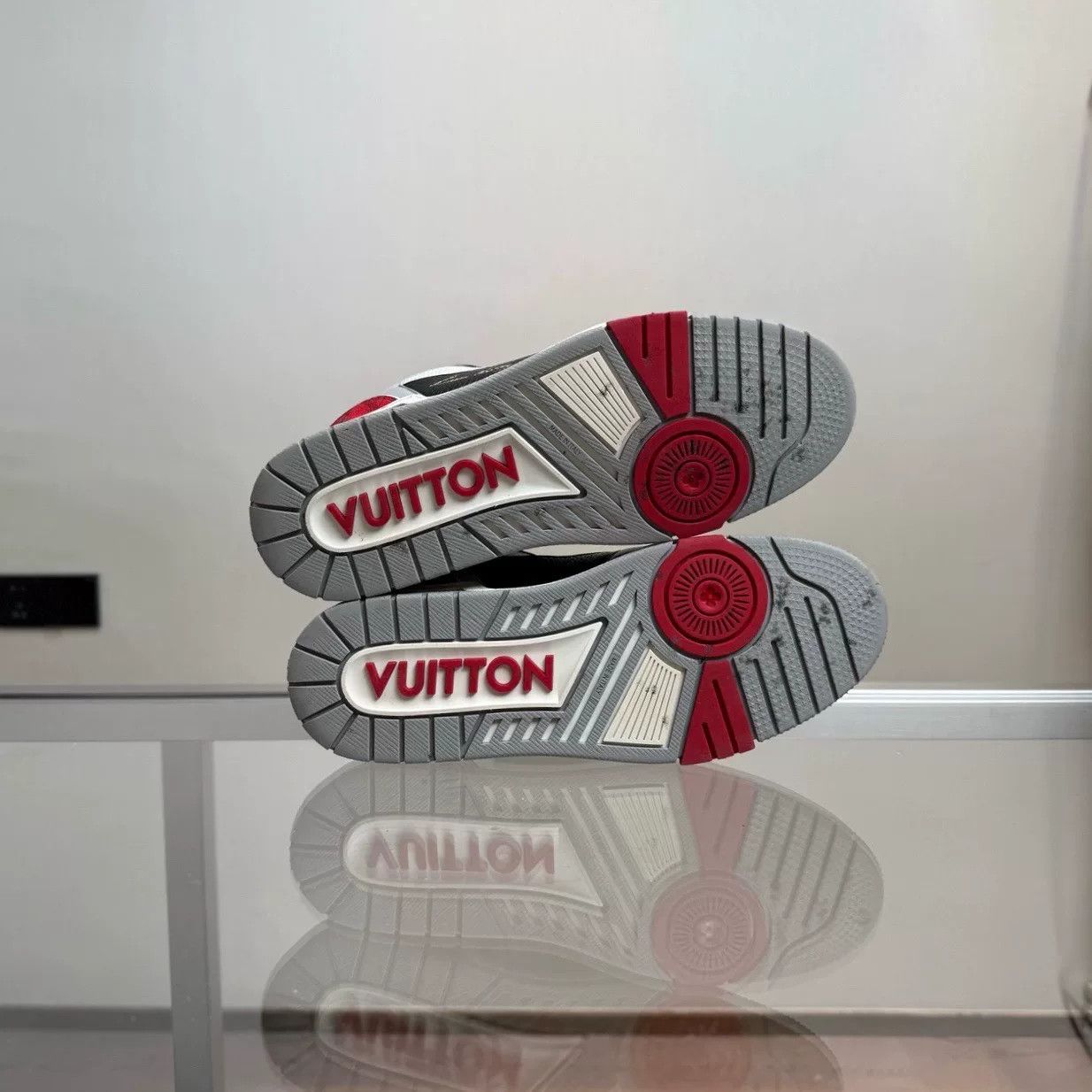 Louis Vuitton Louis Vuitton LV Trainer Black Red Size US 9 / EU 42 - 7 Thumbnail