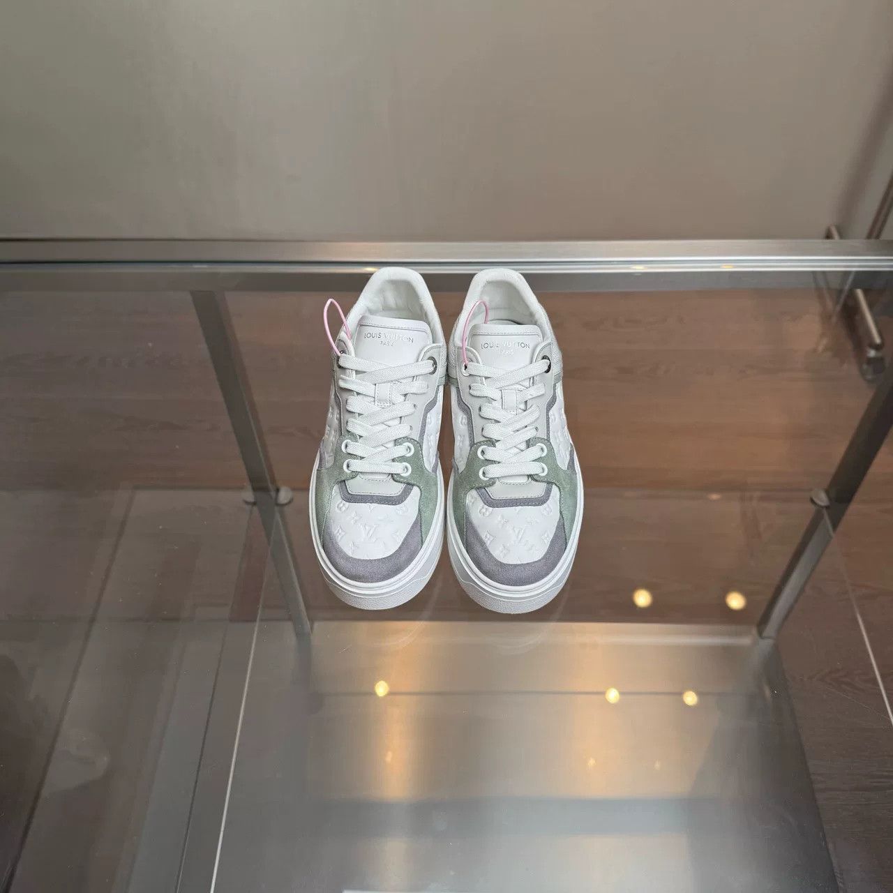 Louis Vuitton Louis Vuitton LV TIME OUT Sneakers Size US 5 / IT 35 - 6 Thumbnail