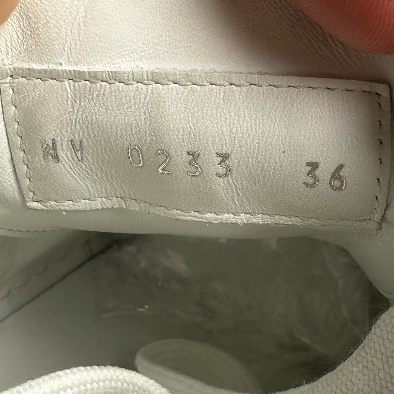 Louis Vuitton Louis Vuitton LV TIME OUT Sneakers Size US 5 / IT 35 - 8 Thumbnail