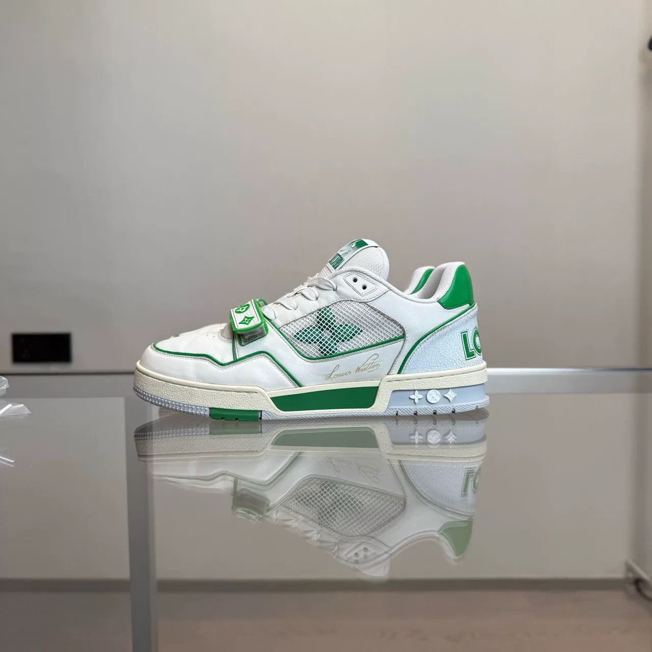 Louis Vuitton Louis Vuitton LV Trainer White Green Size US 9.5 / EU 42-43 - 2 Thumbnail