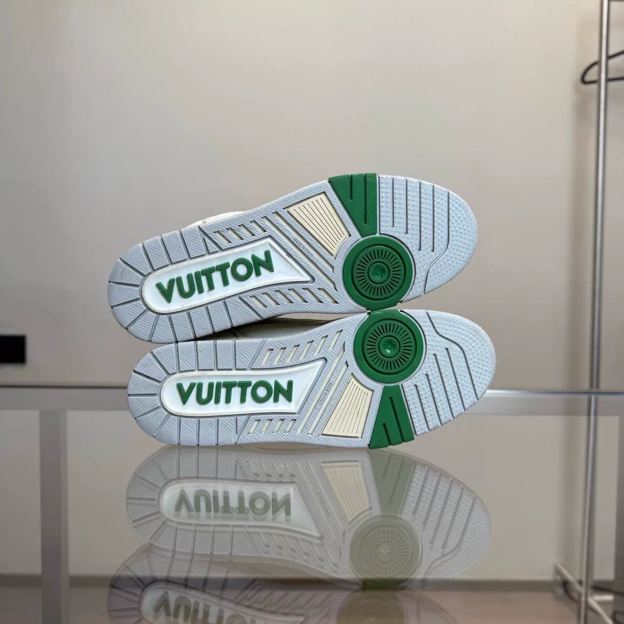 Louis Vuitton Louis Vuitton LV Trainer White Green Size US 9.5 / EU 42-43 - 7 Thumbnail