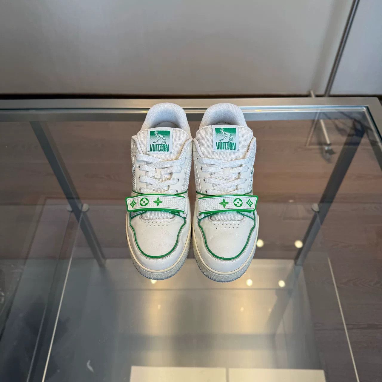 Louis Vuitton Louis Vuitton LV Trainer White Green Size US 9.5 / EU 42-43 - 6 Thumbnail
