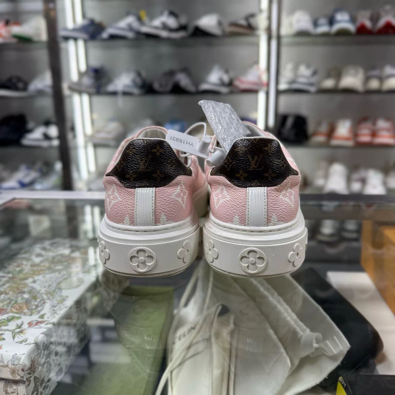 Louis Vuitton Louis Vuitton Time Out Monogram Sneakers Size US 7 / IT 37 - 6 Thumbnail