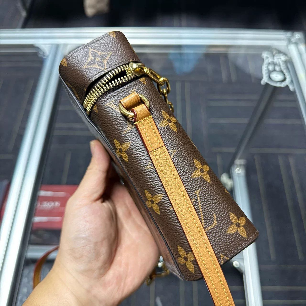 Louis Vuitton Louis Vuitton Phone Box Crossbody Bag Size ONE SIZE - 6 Thumbnail