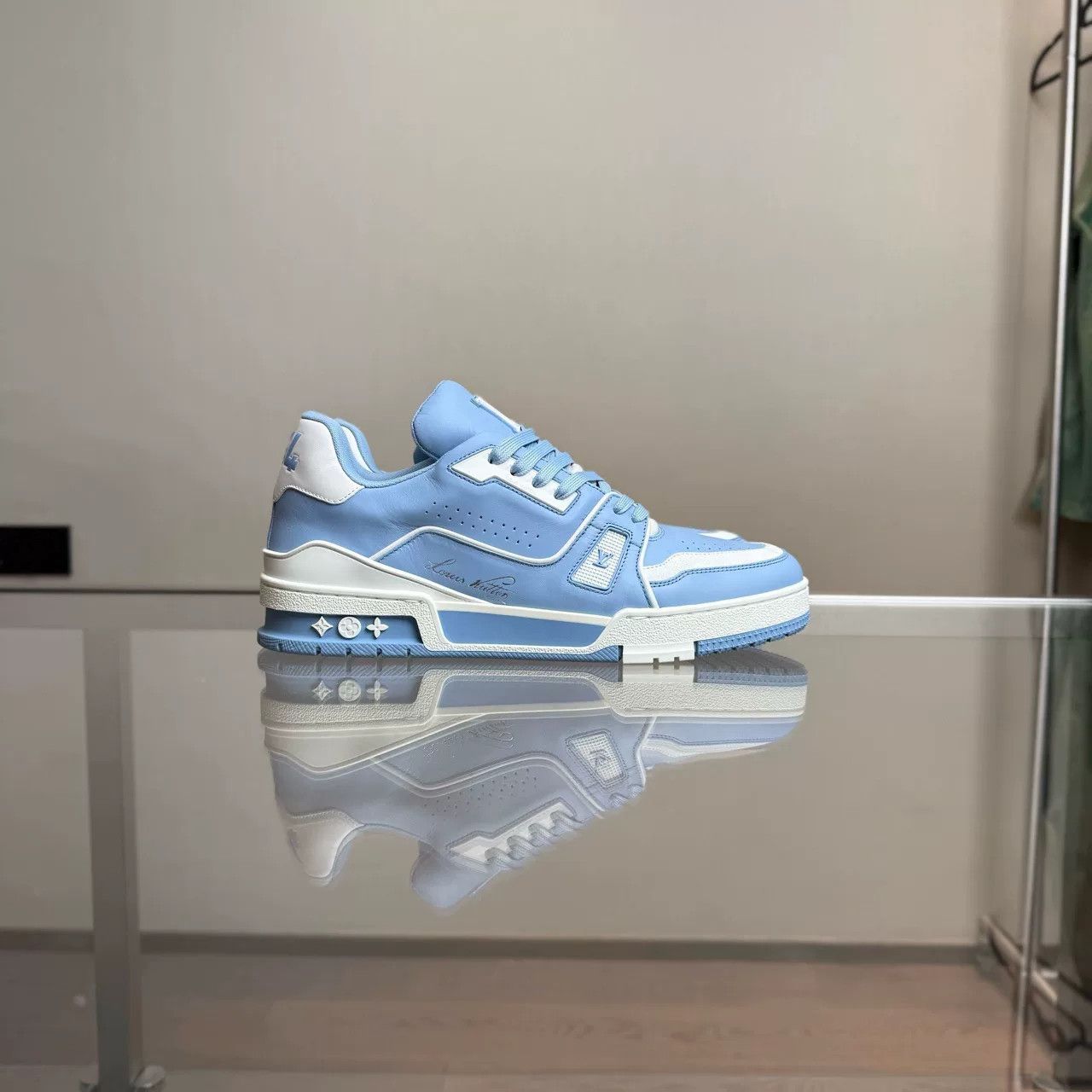 Louis Vuitton Louis Vuitton LV Trainer Sneakers Size US 9.5 / EU 42-43 - 3 Thumbnail