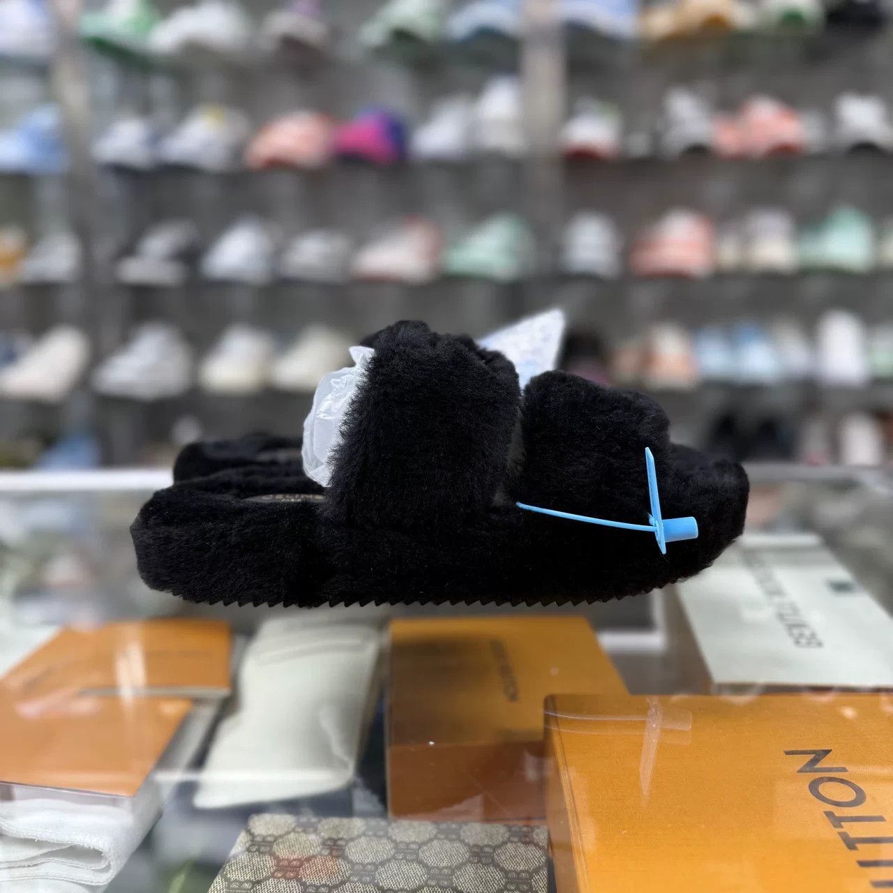 Celine CELINE 24SS TRIOMPHE Sheepskin Fur Slippers Size US 6 / IT 36 - 3 Thumbnail