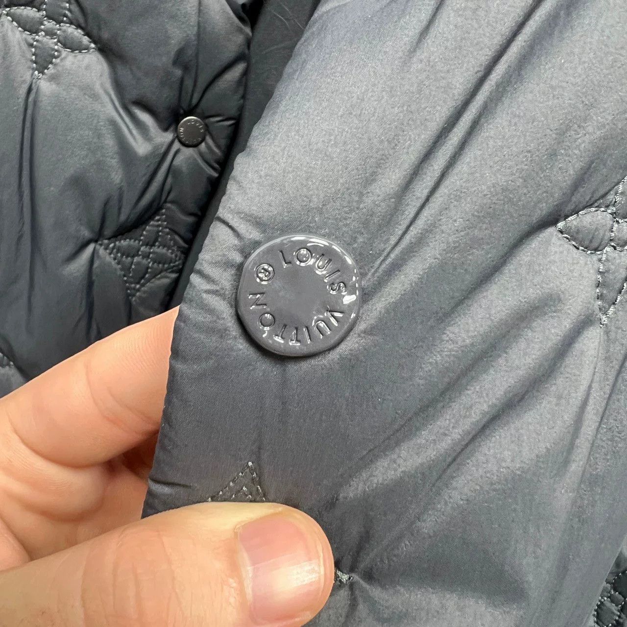 Louis Vuitton Louis Vuitton SS23 Black Logo Quilted Vest Size US XL / EU 56 / 4 - 5 Thumbnail