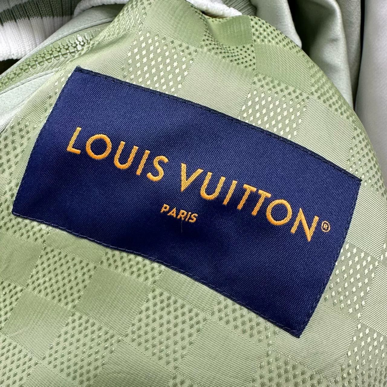 Louis Vuitton Louis Vuitton Year of Dragon Mosaic Logo Jacket Size US L / EU 52-54 / 3 - 3 Thumbnail