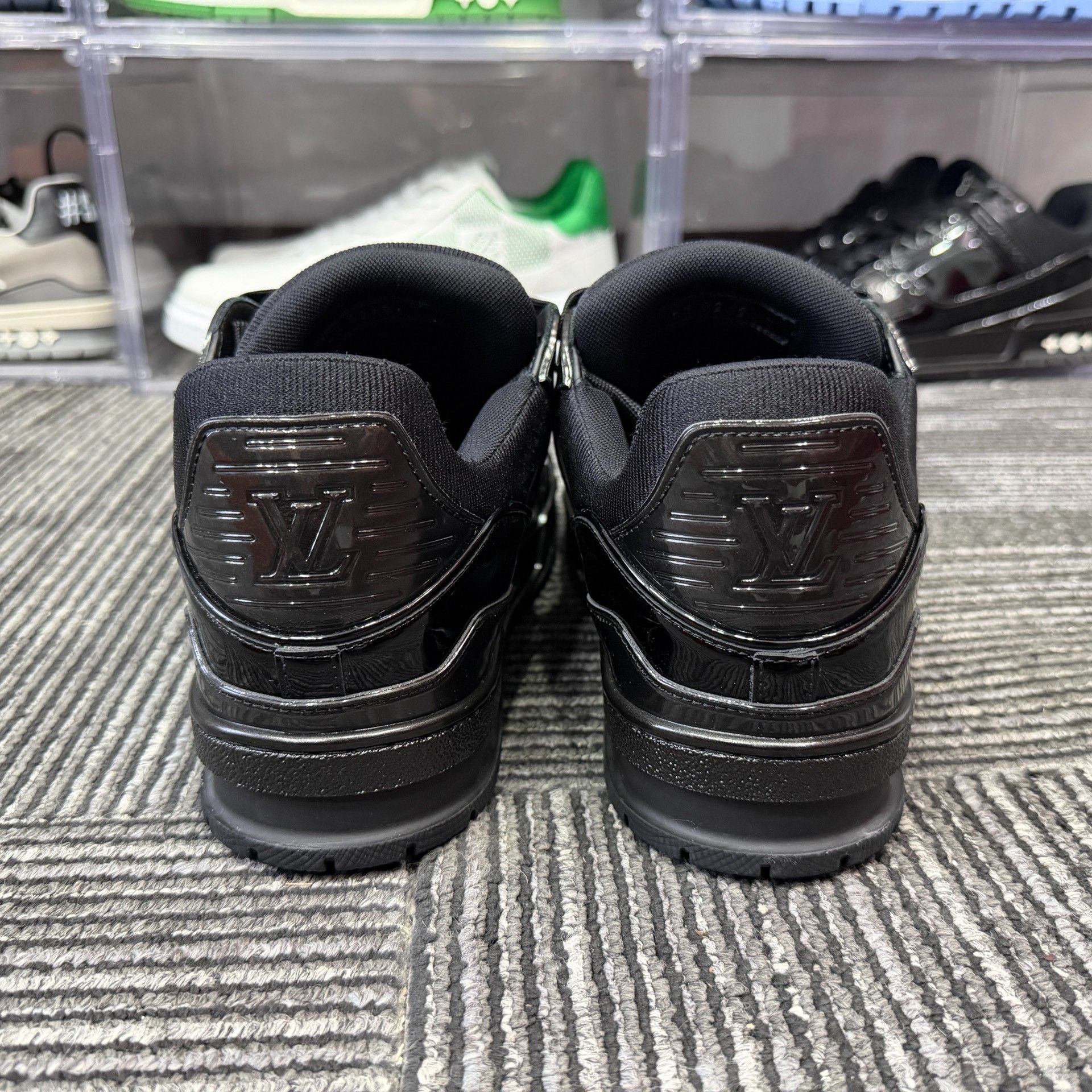 Louis Vuitton Louis Vuitton Training Black Lowtop Sneakers 8 Men Size US 8 / EU 41 - 5 Thumbnail