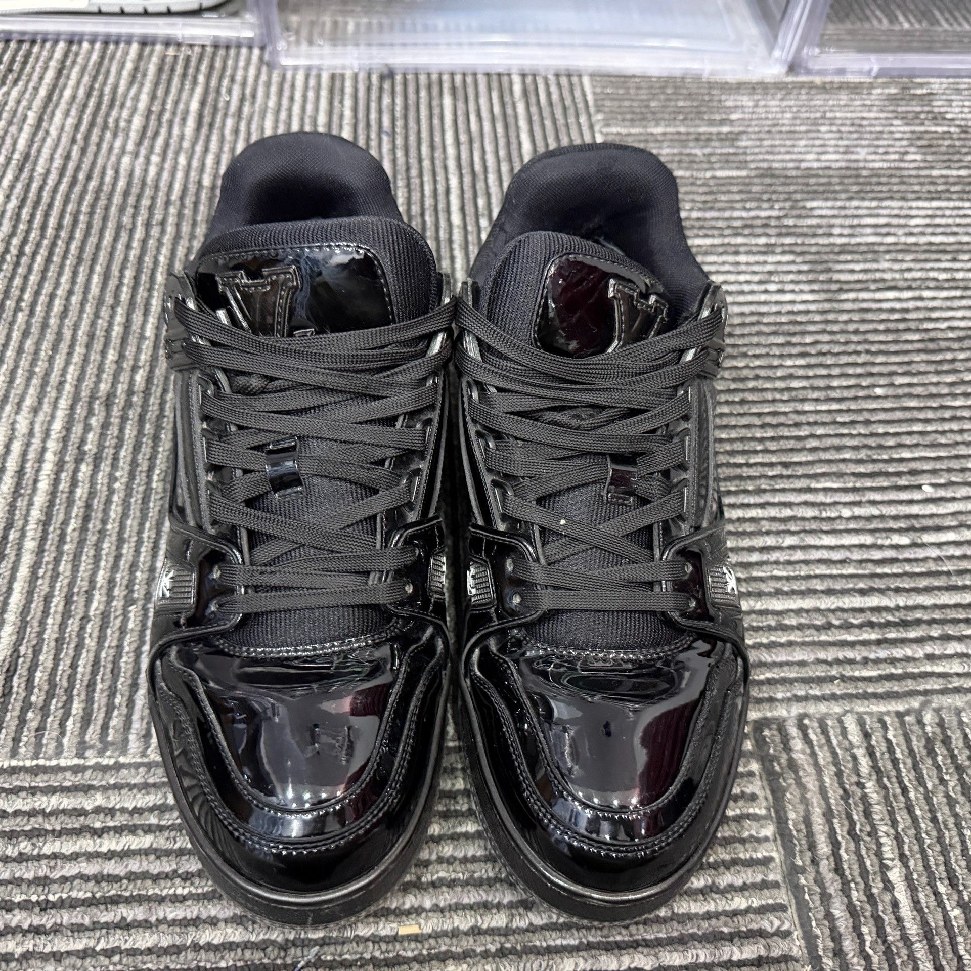 Louis Vuitton Louis Vuitton Training Black Lowtop Sneakers 7 Men Size US 7 / EU 40 - 4 Thumbnail
