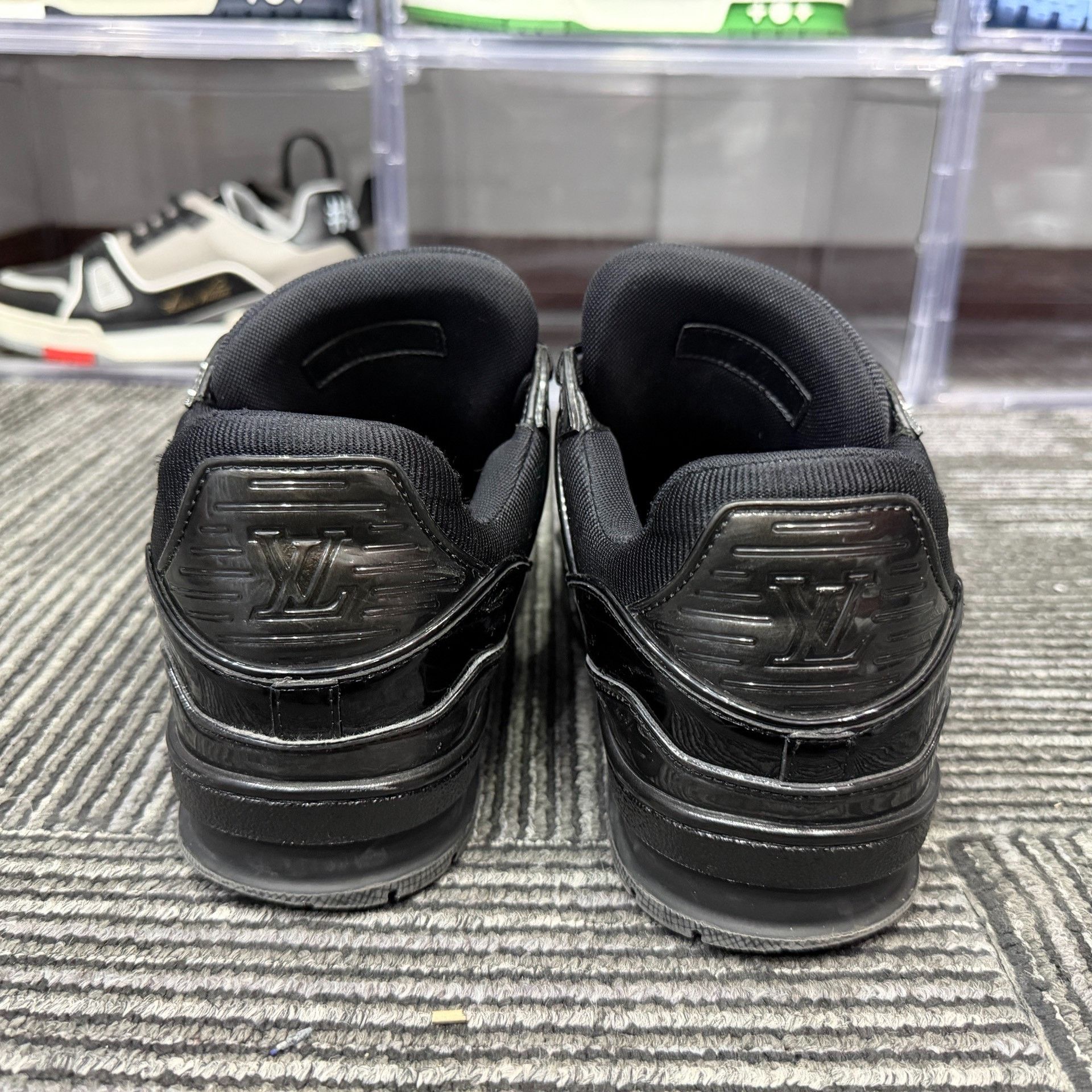 Louis Vuitton Louis Vuitton Training Black Lowtop Sneakers 7 Men Size US 7 / EU 40 - 5 Thumbnail